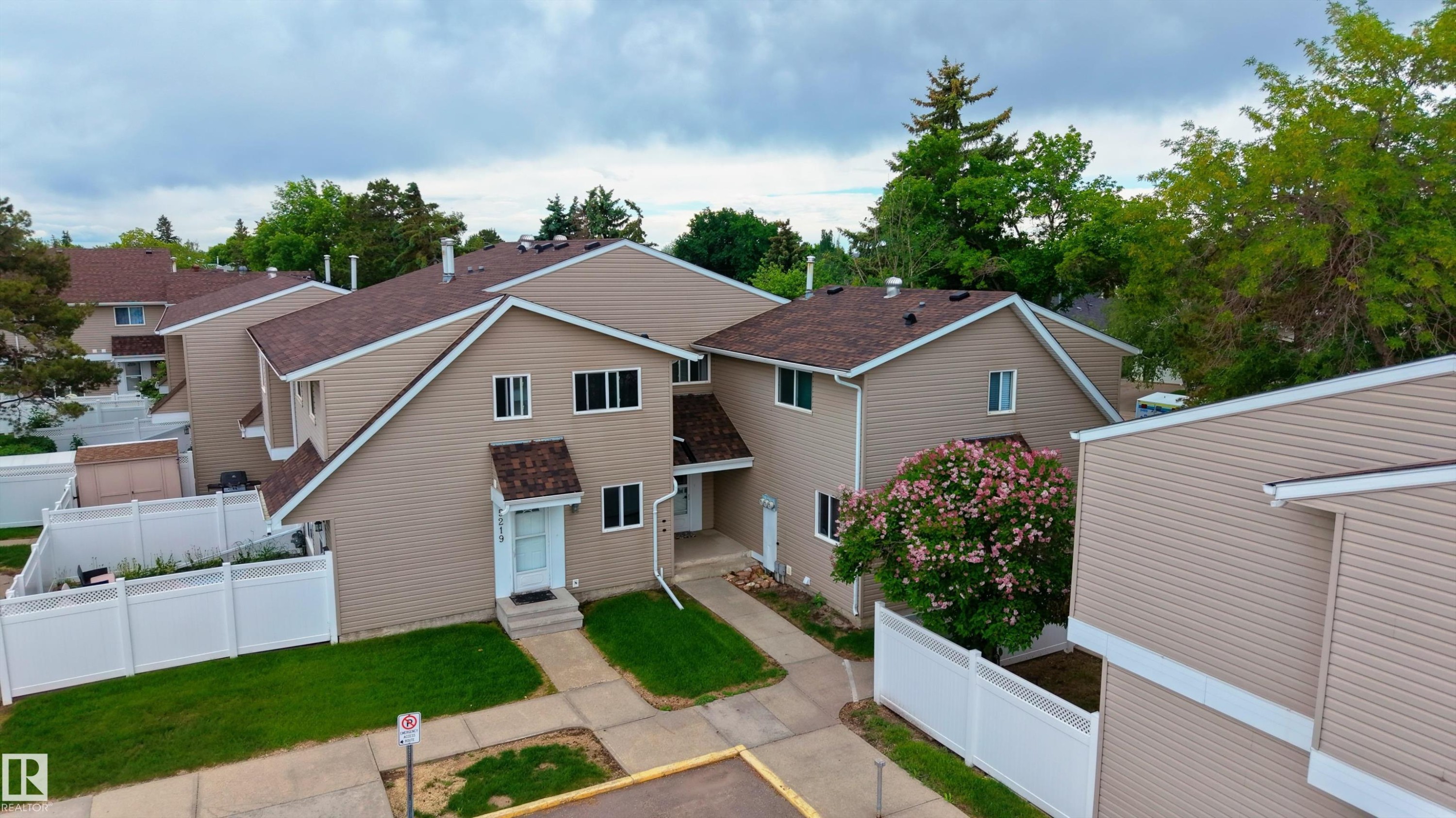 15217 54 Street, Edmonton, AB