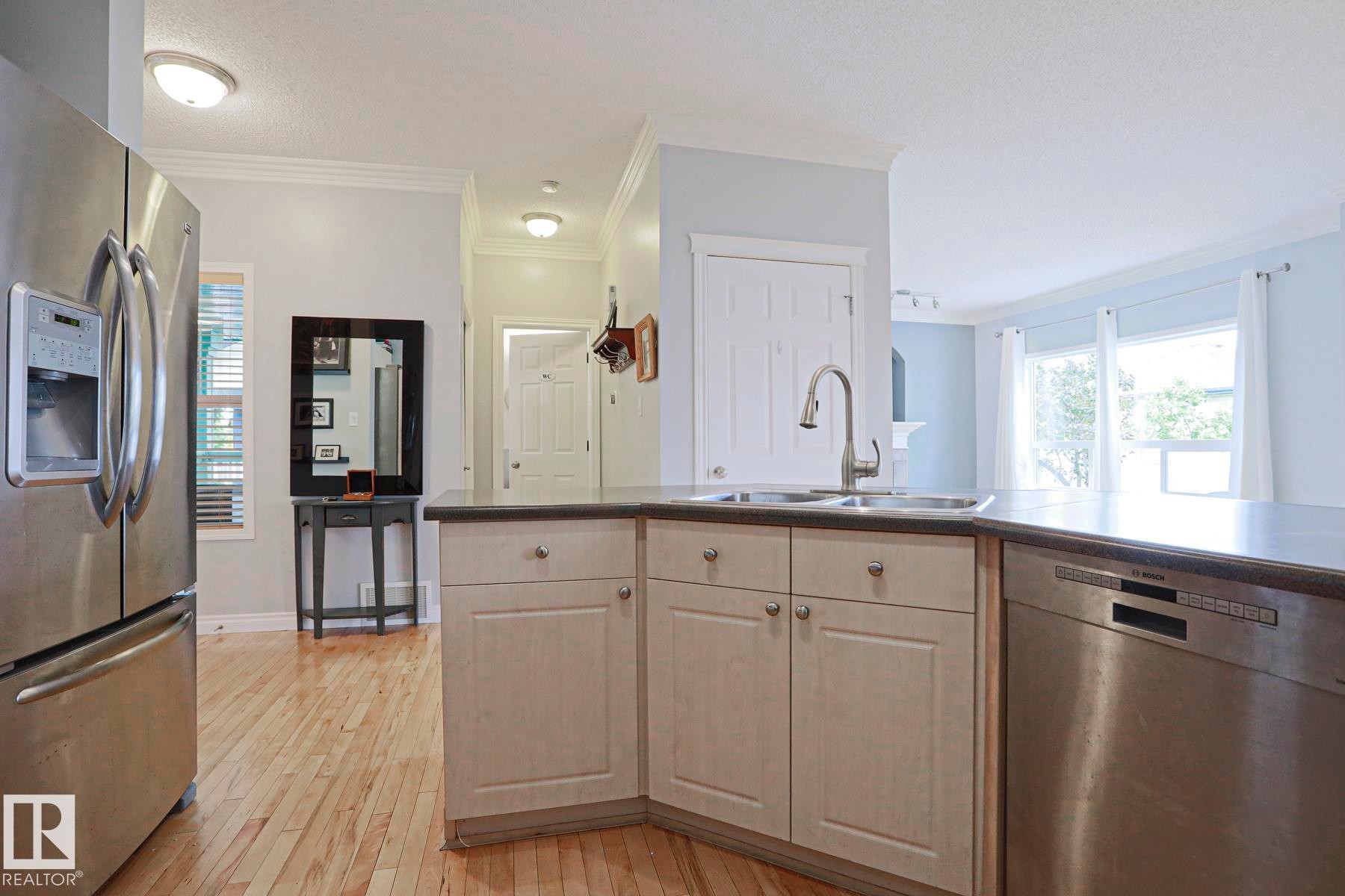 1712 Tomlinson Common, Edmonton, AB