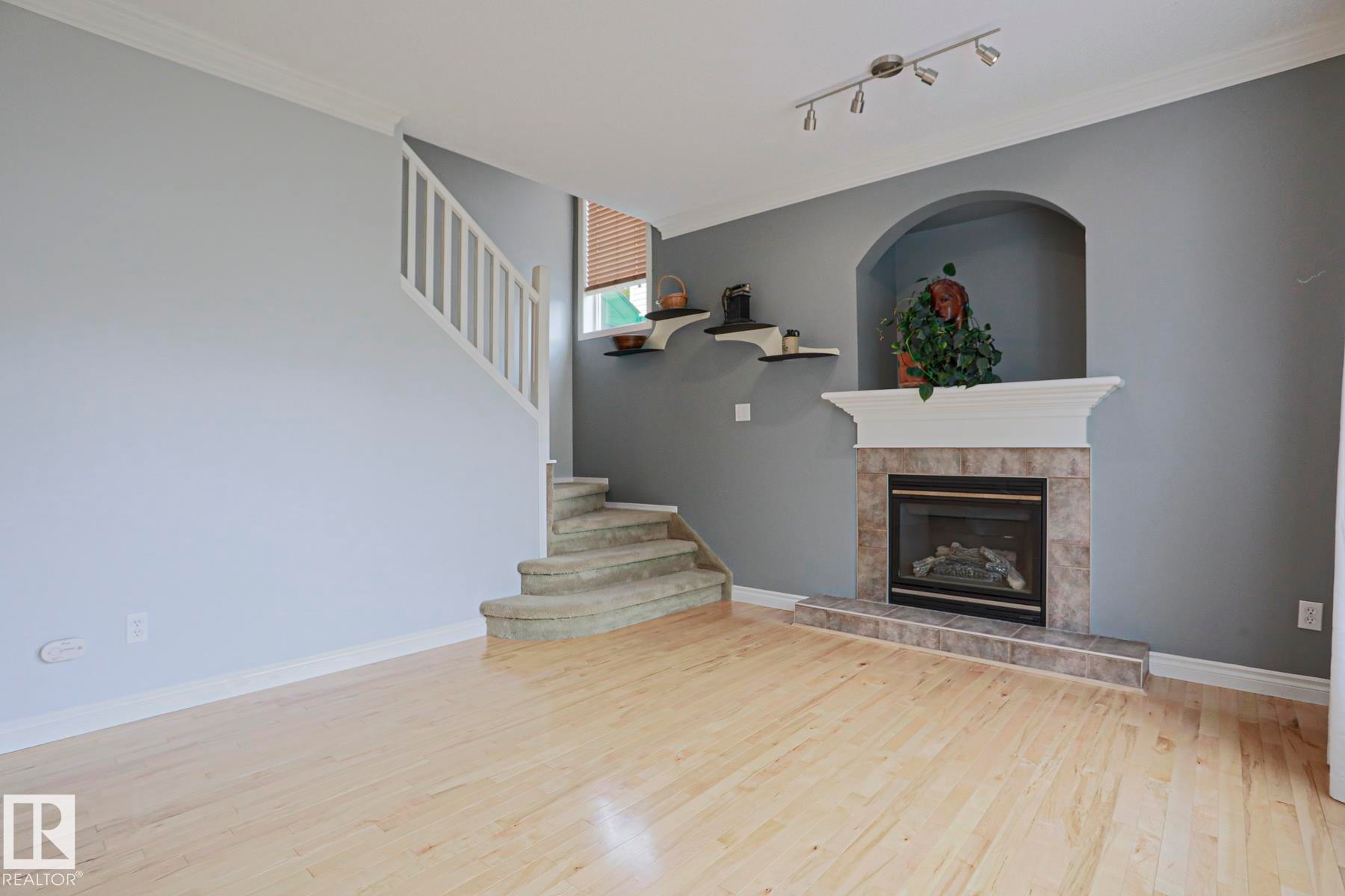1712 Tomlinson Common, Edmonton, AB