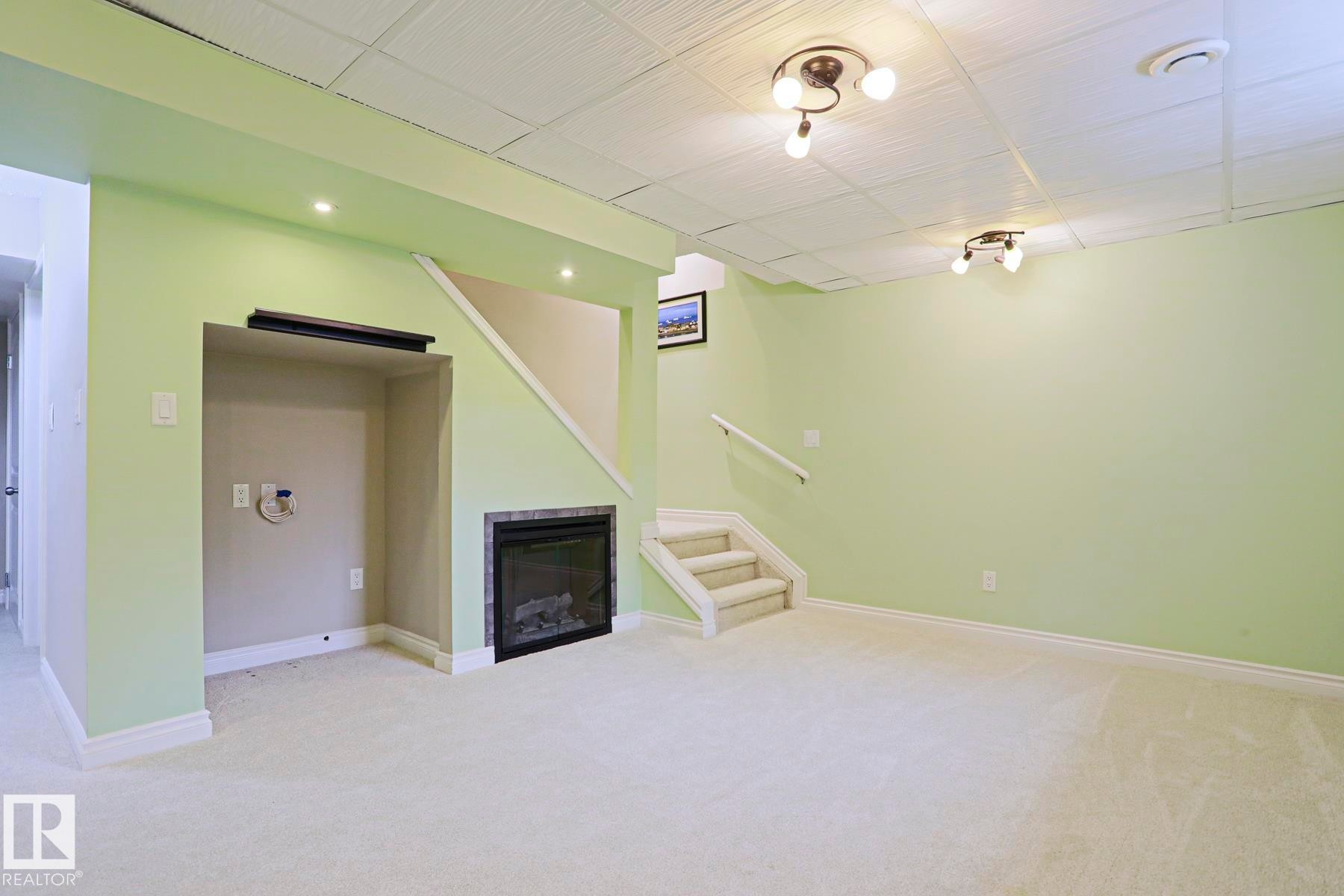 1712 Tomlinson Common, Edmonton, AB