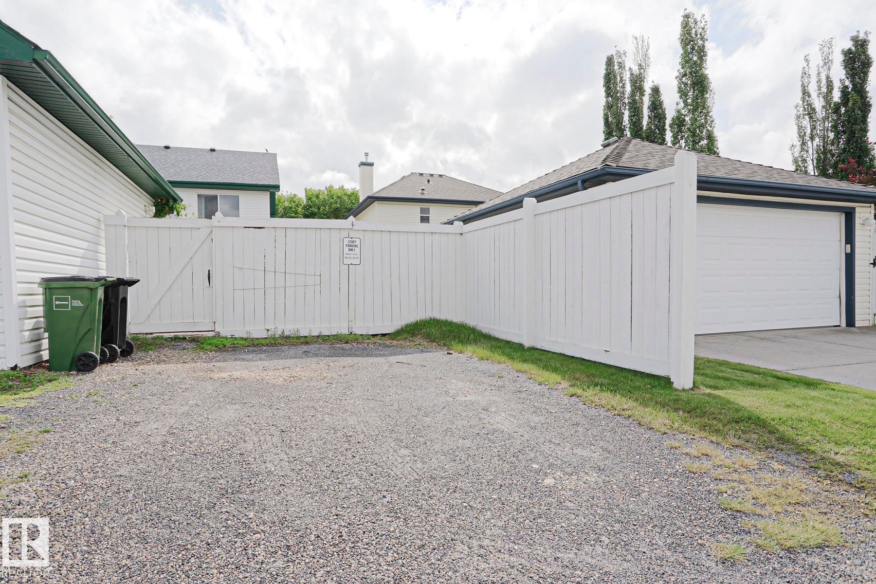1712 Tomlinson Common, Edmonton, AB