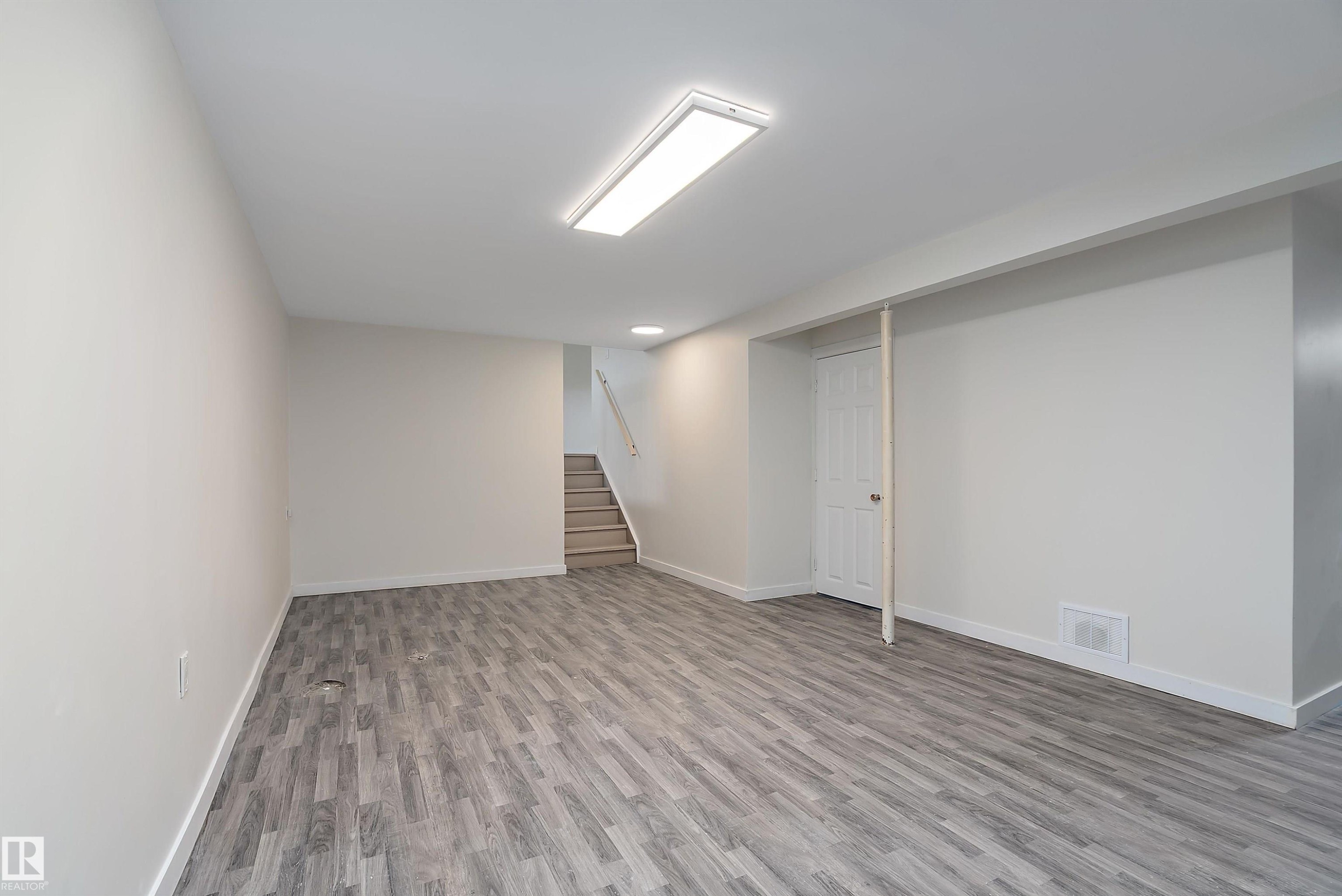 6411 152A Avenue, Edmonton, AB - Indoor Photo Showing Other Room