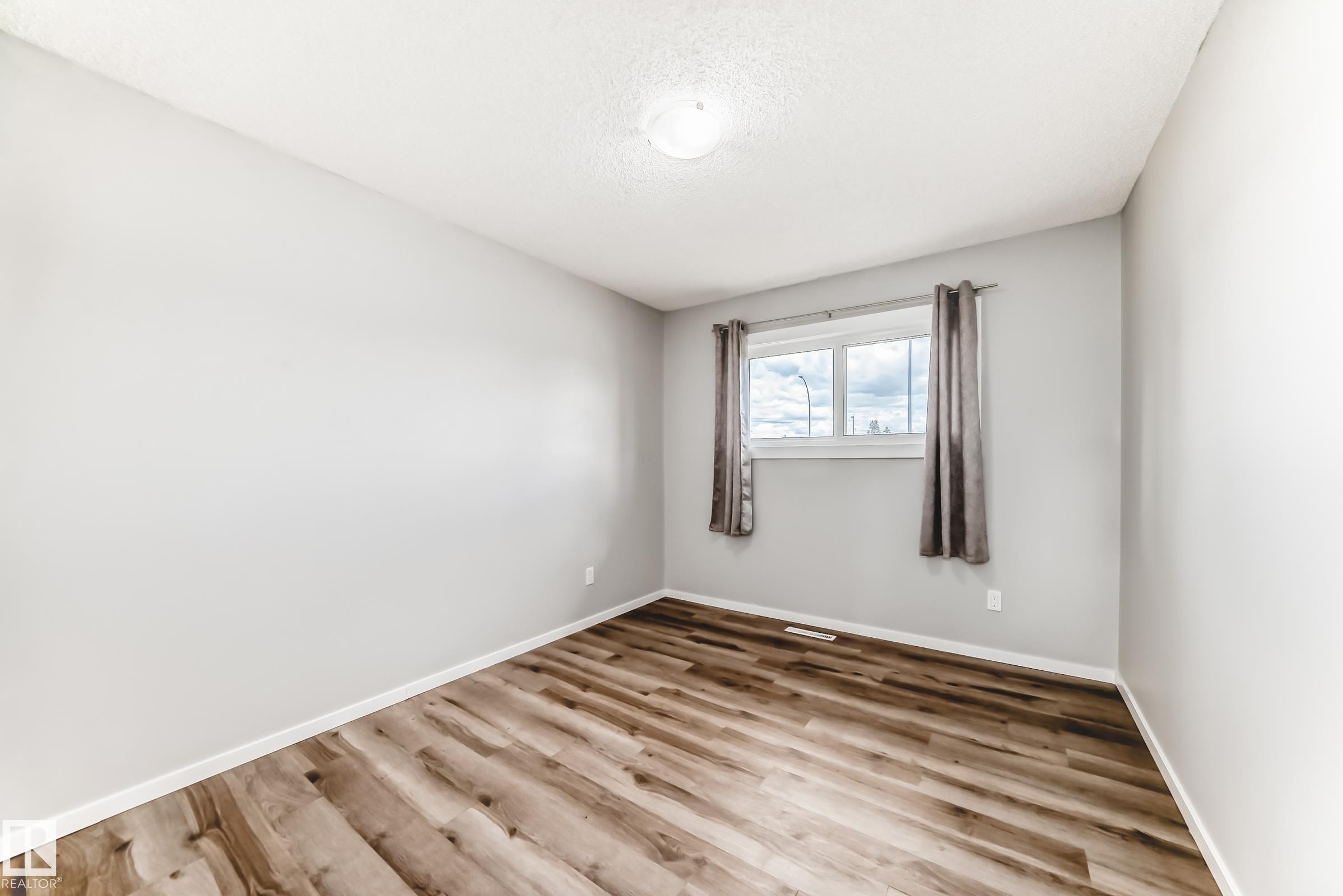 13428 82 Street, Edmonton, AB