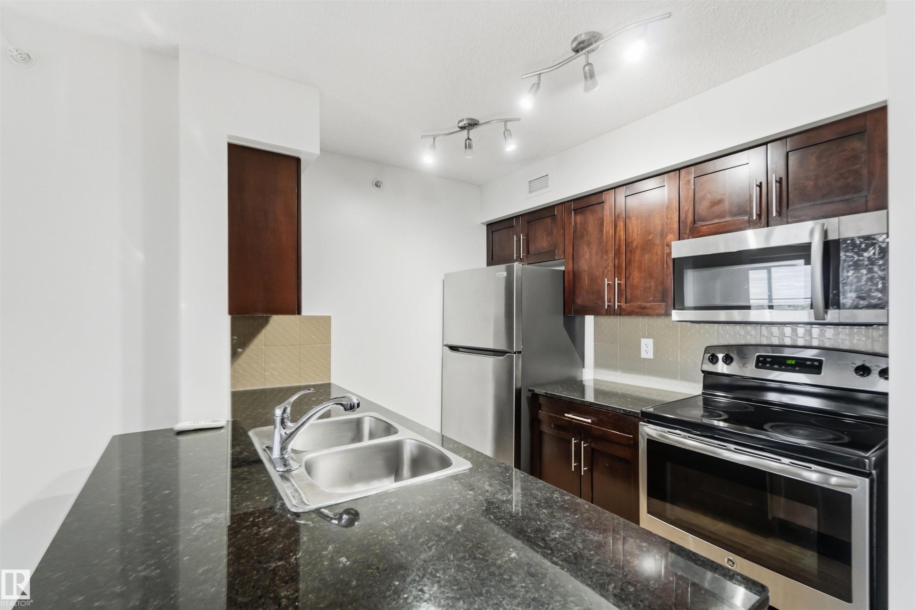 403 270 Mcconachie Drive, Edmonton, AB