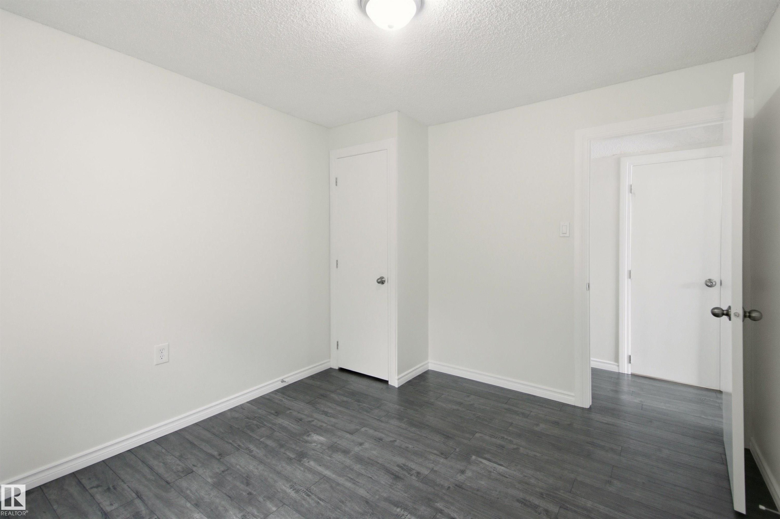 6420 105 Street Nw, Edmonton, AB - Indoor Photo Showing Other Room