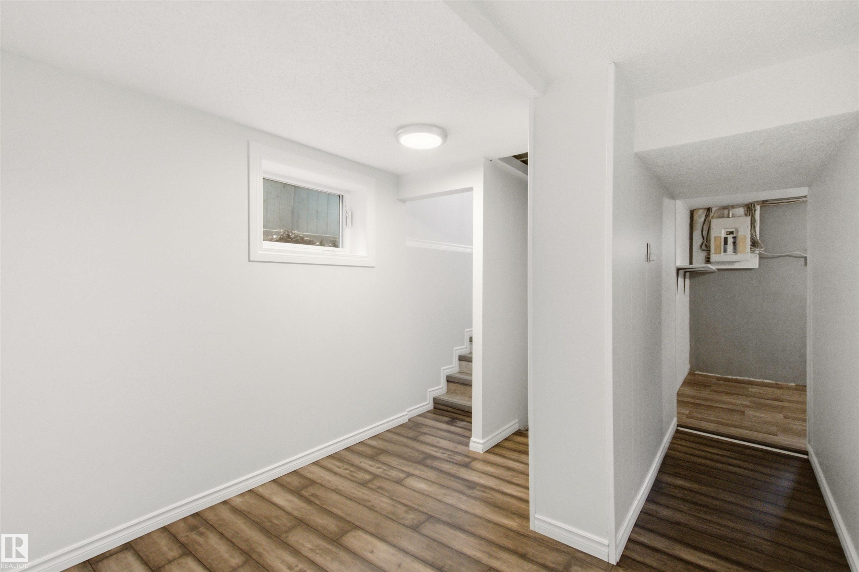 6420 105 Street Nw, Edmonton, AB - Indoor Photo Showing Other Room