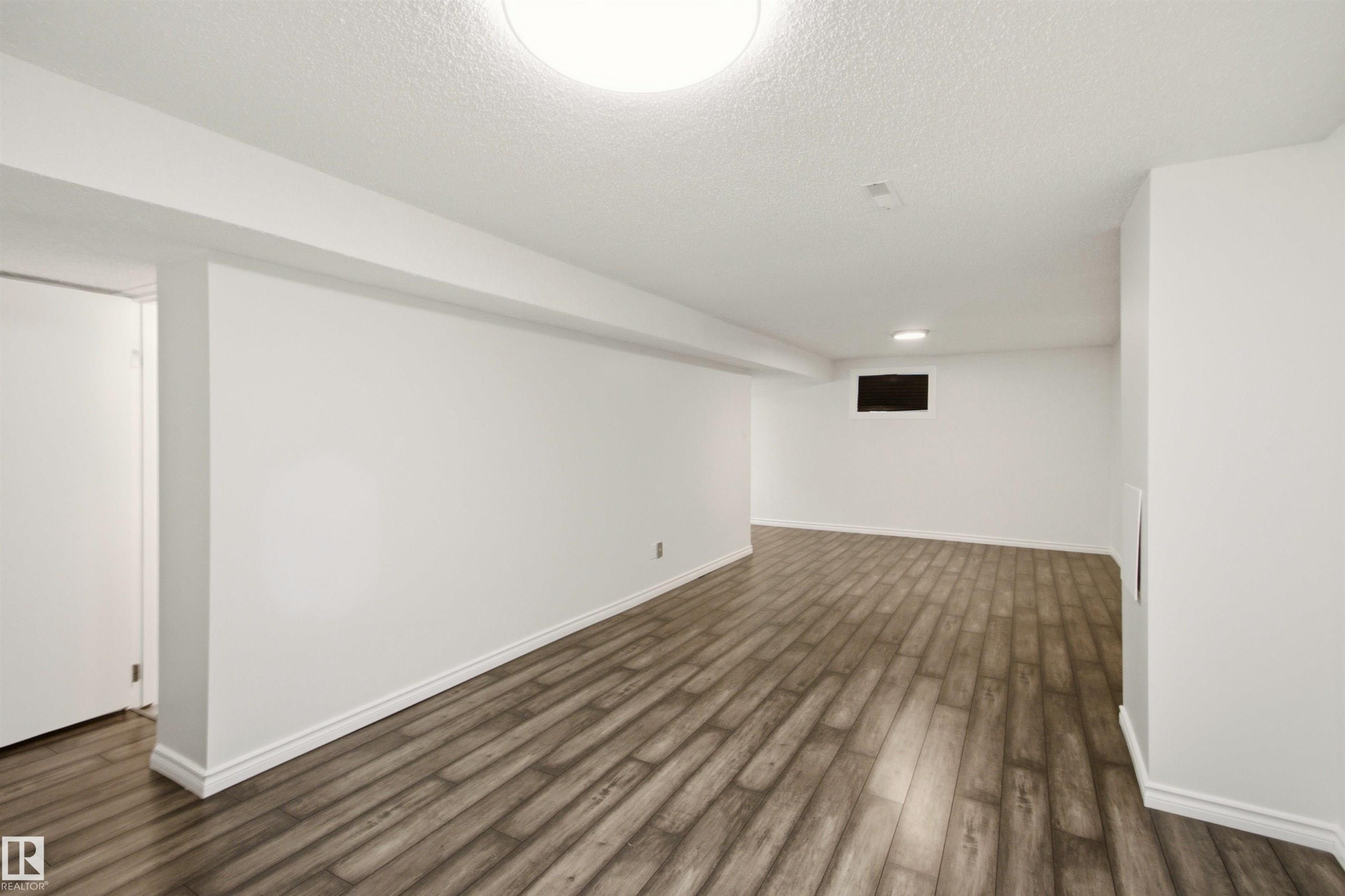 6420 105 Street Nw, Edmonton, AB - Indoor Photo Showing Other Room