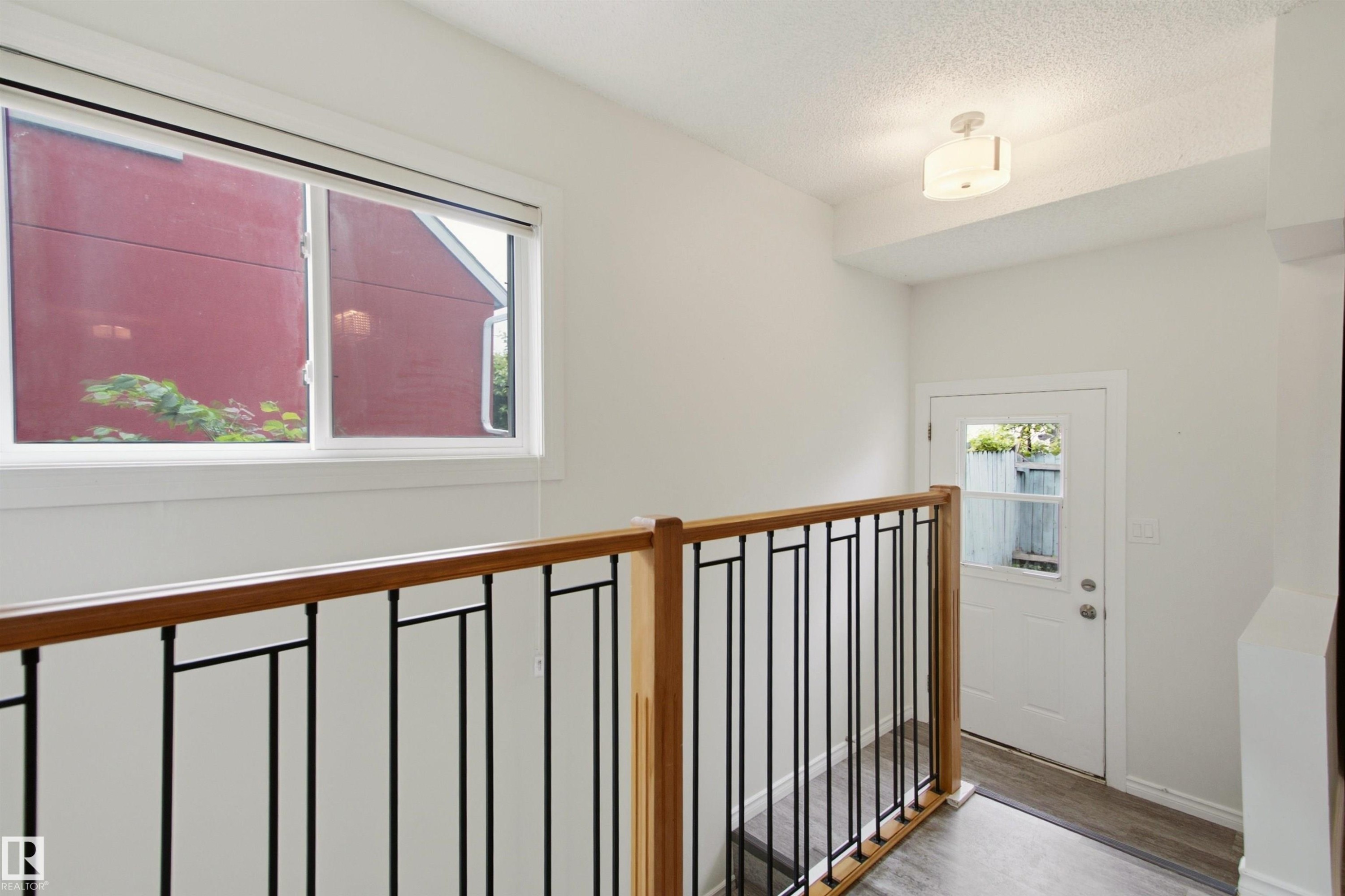 6420 105 Street Nw, Edmonton, AB - Indoor Photo Showing Other Room