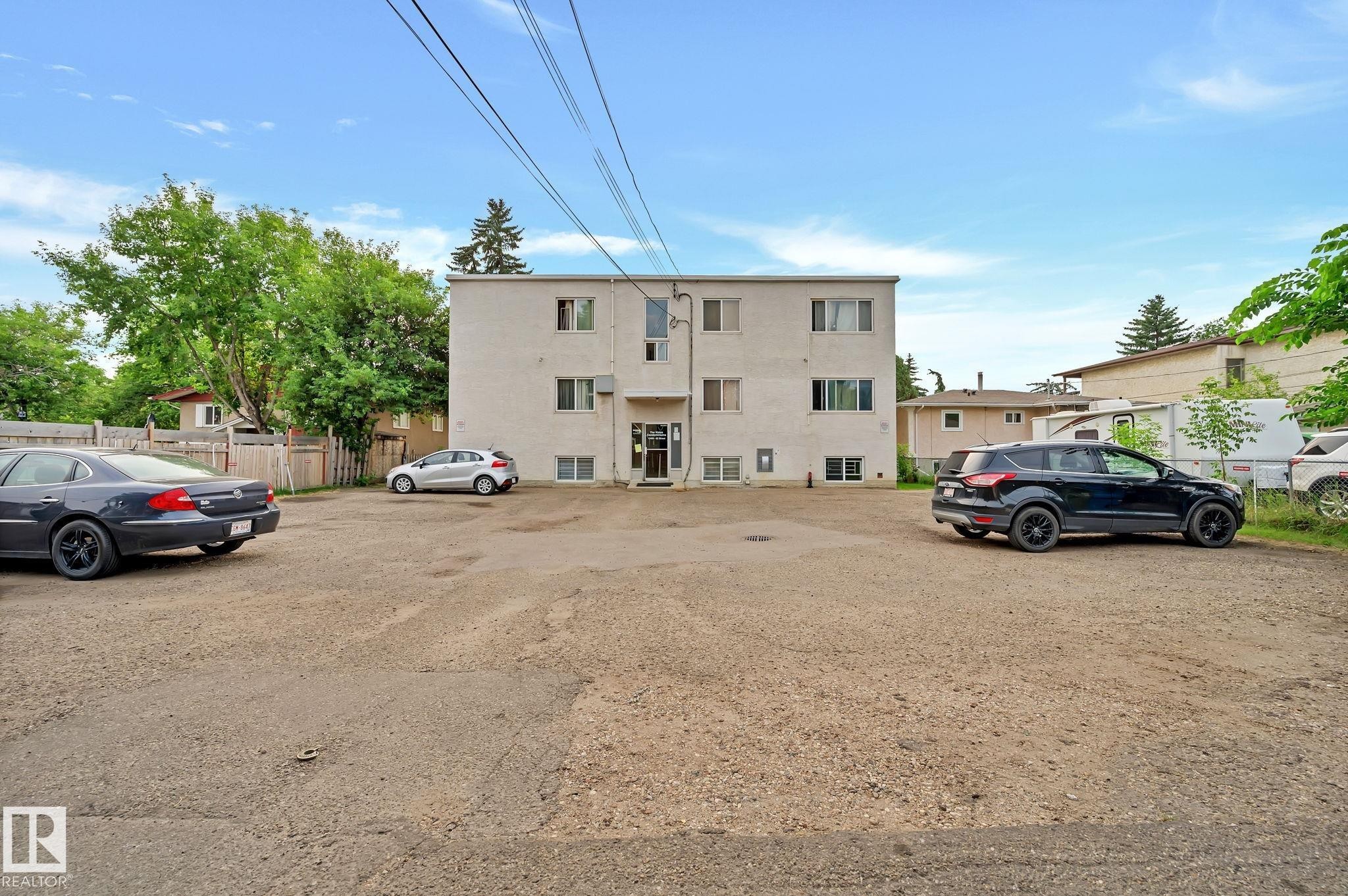 104 12409 82 Street, Edmonton, AB