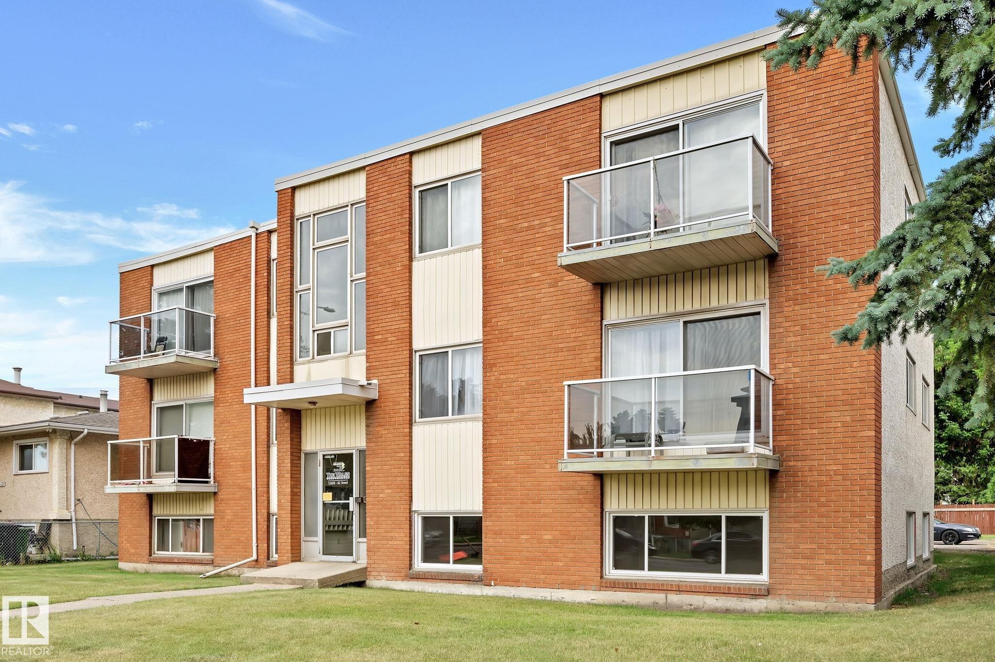 104 12409 82 Street, Edmonton, AB