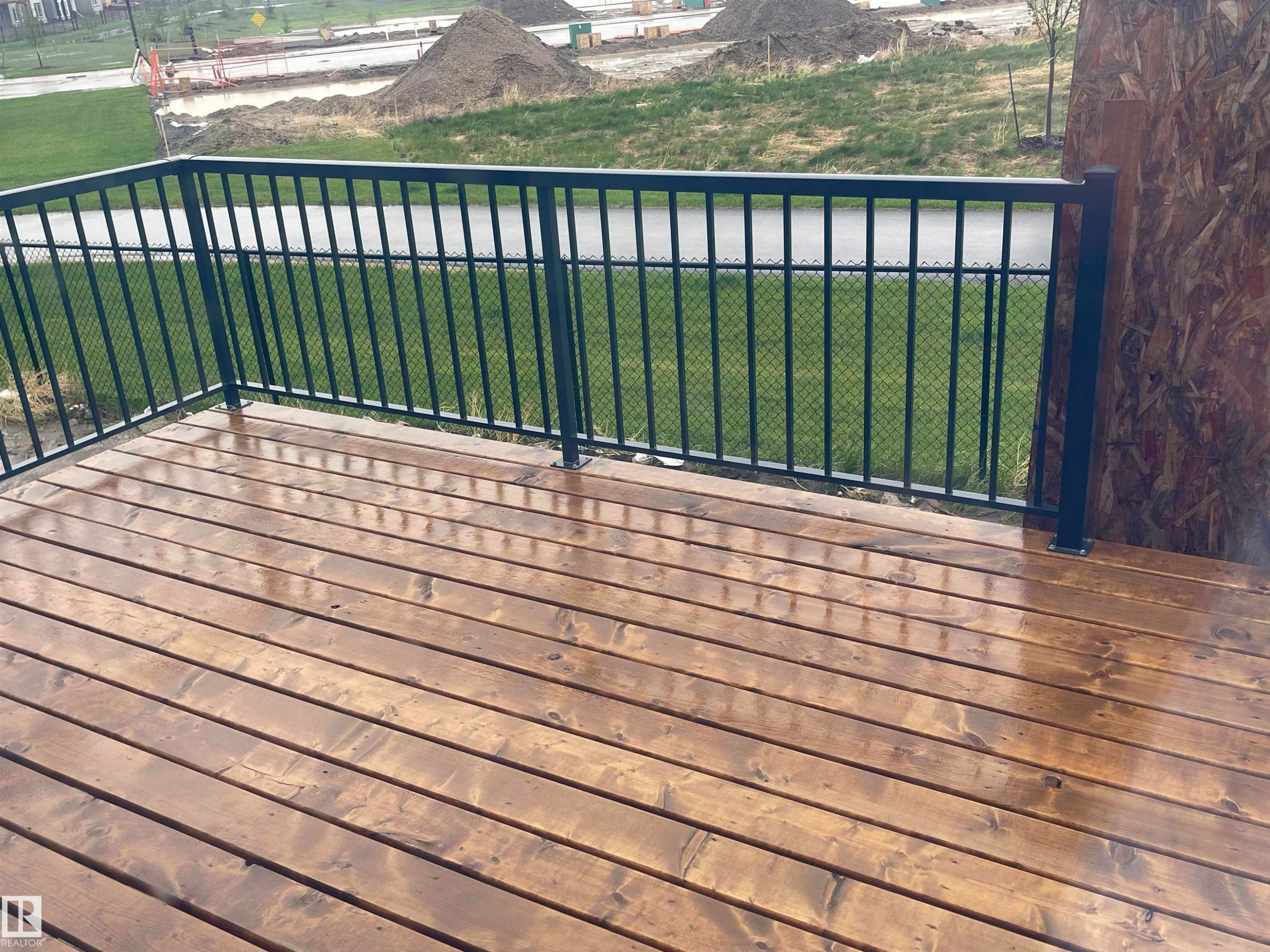 416 Pine Point(E), Leduc, AB - Outdoor