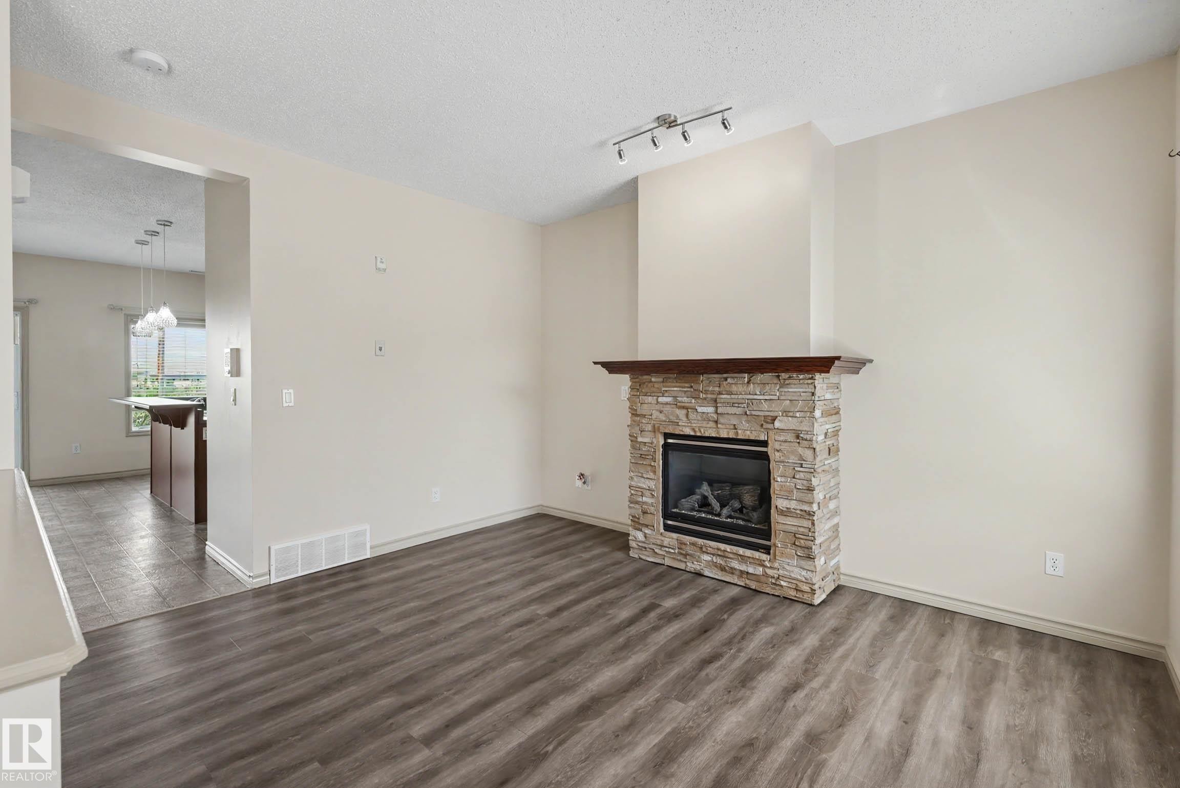 92 13825 155 Avenue, Edmonton, AB