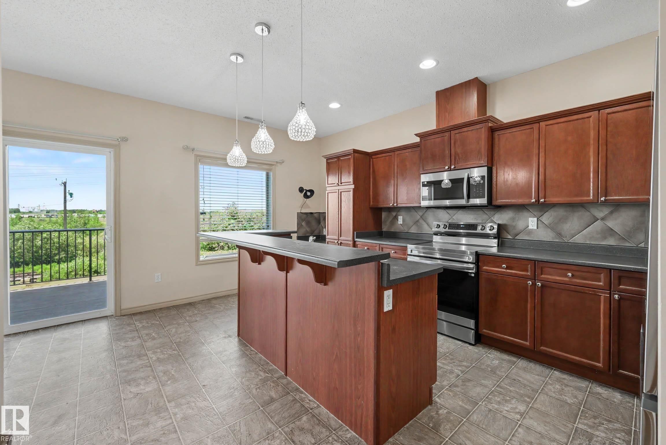 92 13825 155 Avenue, Edmonton, AB