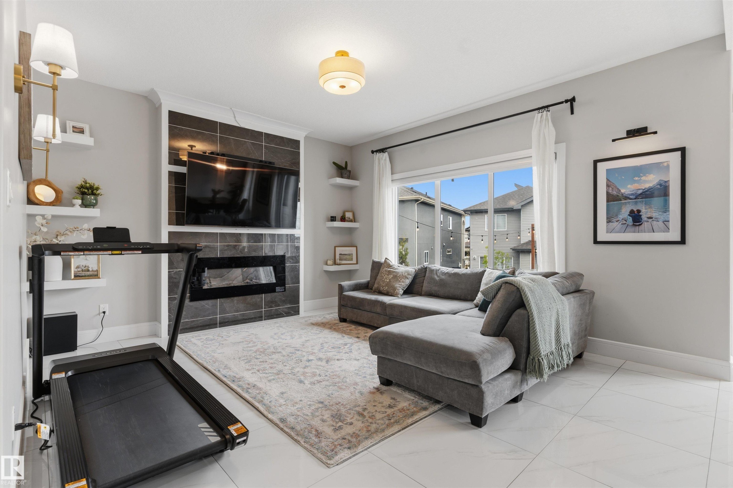 Living room - 3312 11 Avenue, Edmonton, AB