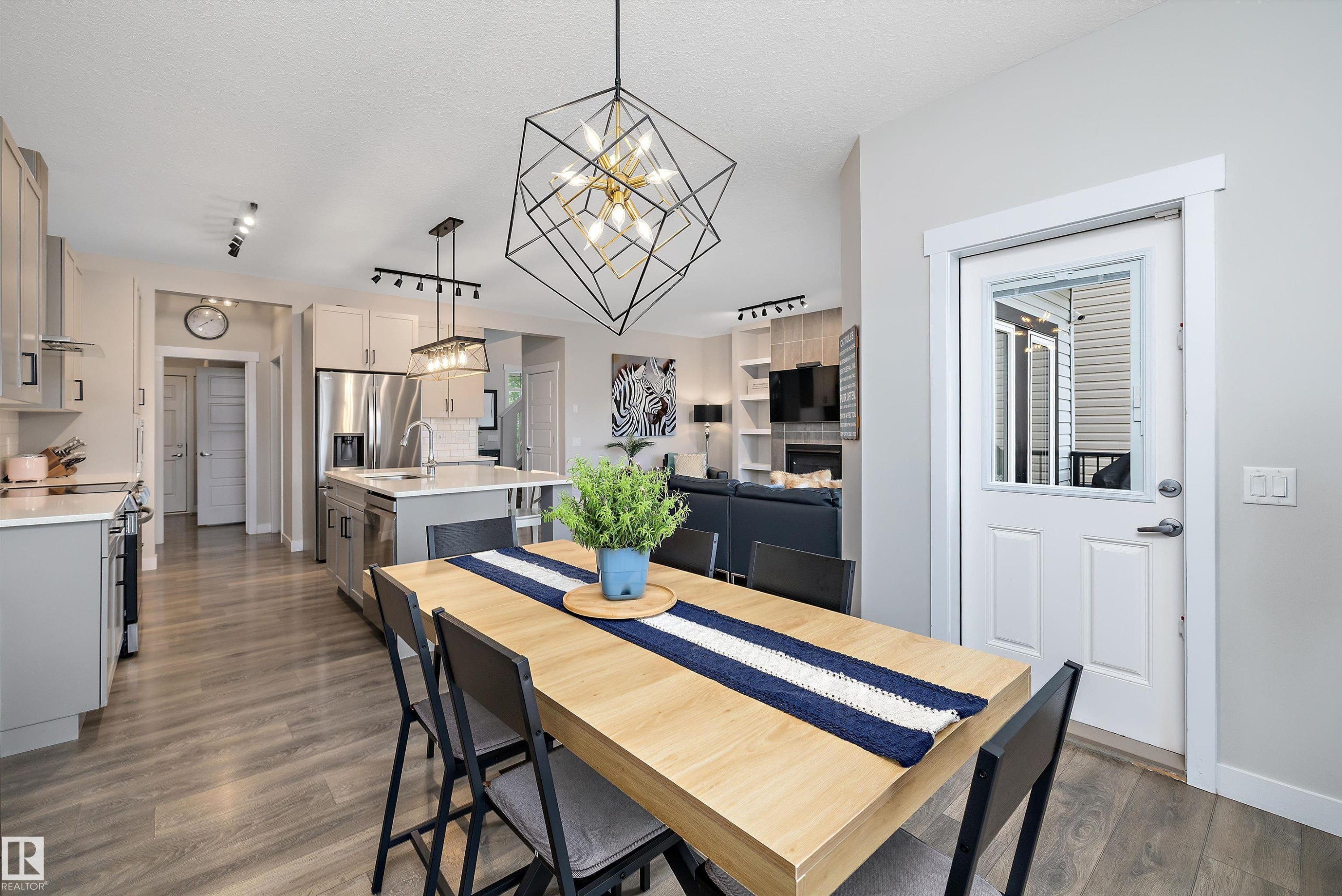 Dining area - 363 Cy Becker Boulevard, Edmonton, AB - Indoor Photo Showing Dining Room