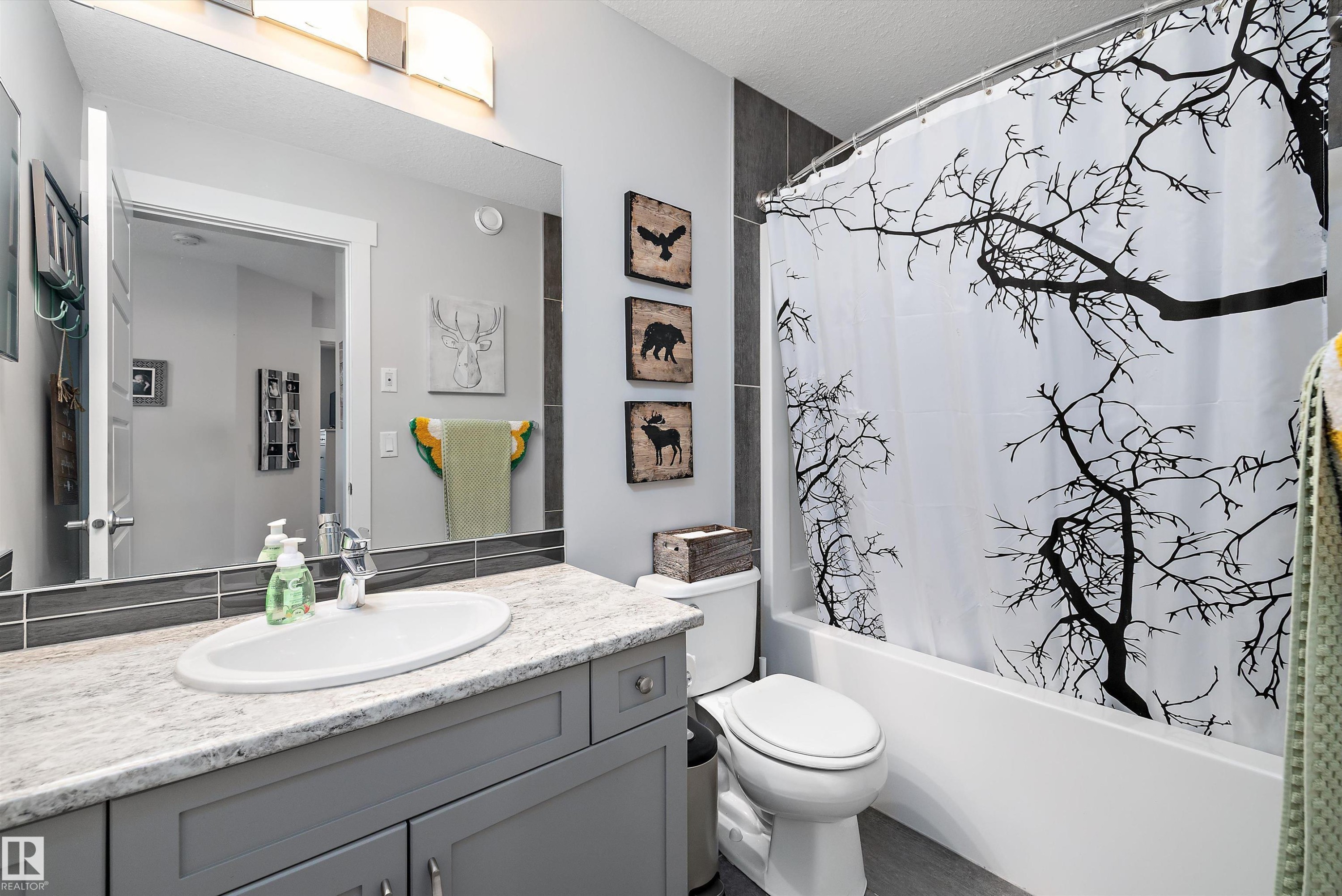 Bathroom - 363 Cy Becker Boulevard, Edmonton, AB - Indoor Photo Showing Bathroom