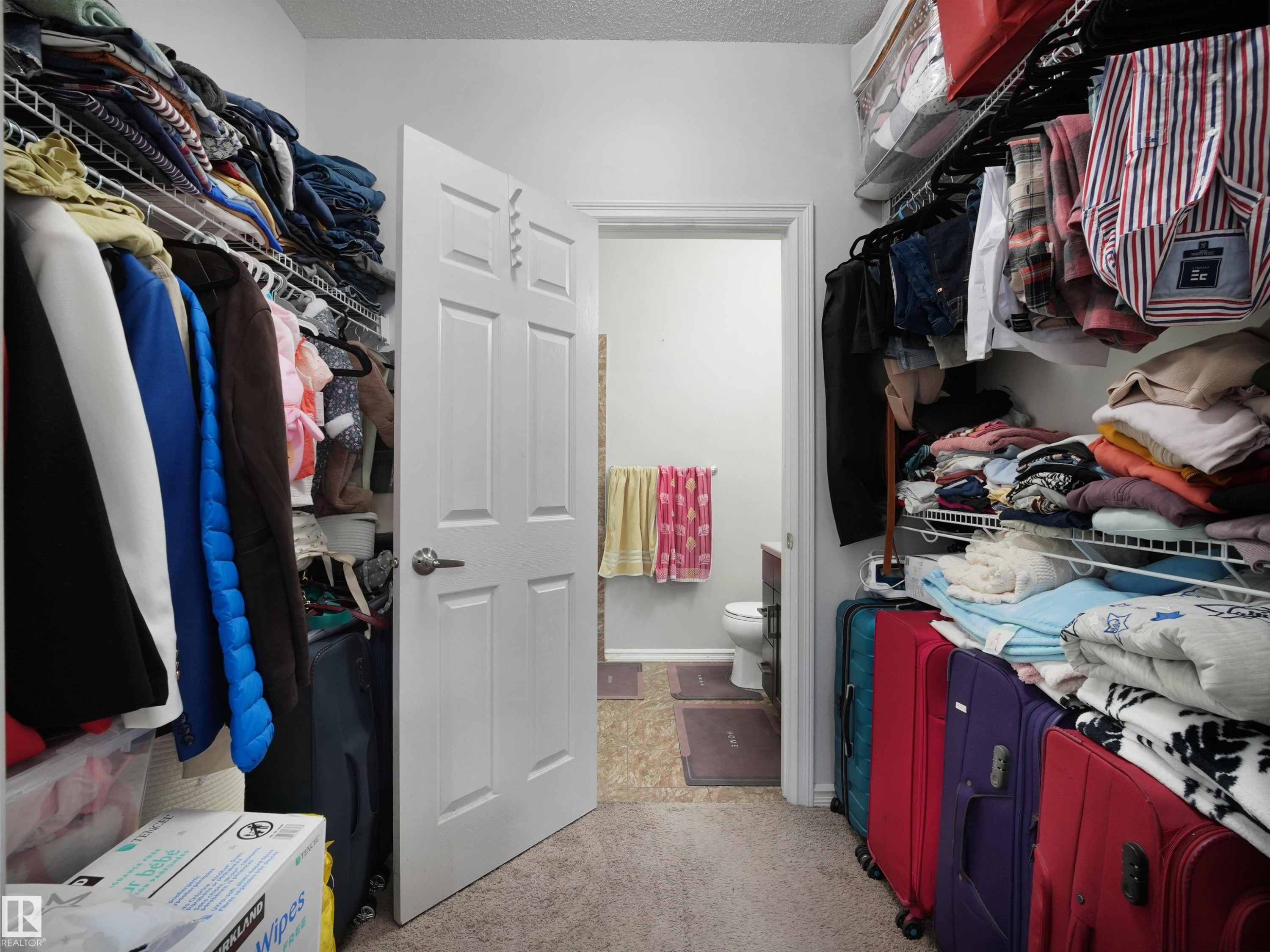 Walk in closet - 415 2203 44 Ave, Edmonton, AB
