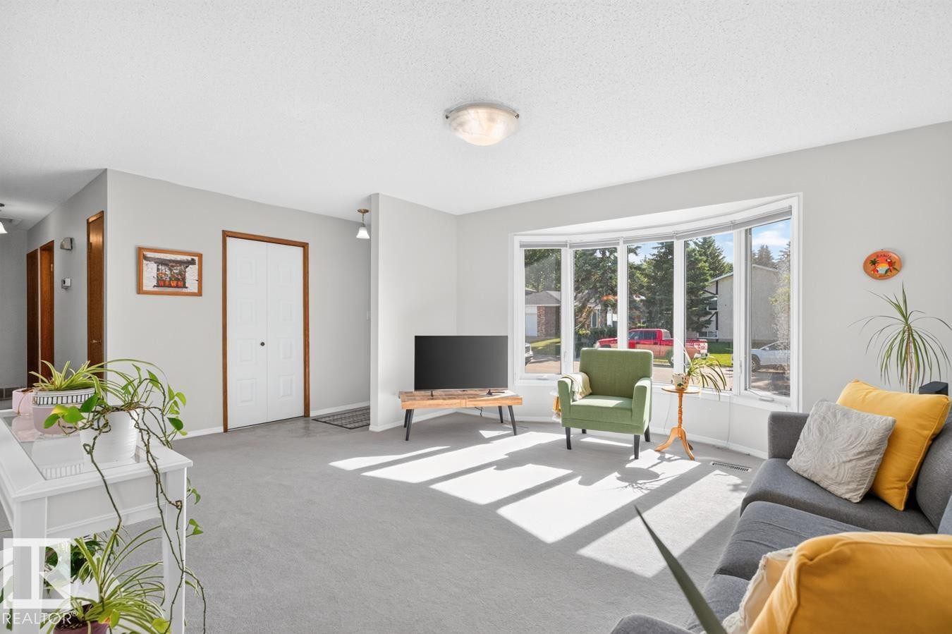 6930 11 Avenue, Edmonton, AB