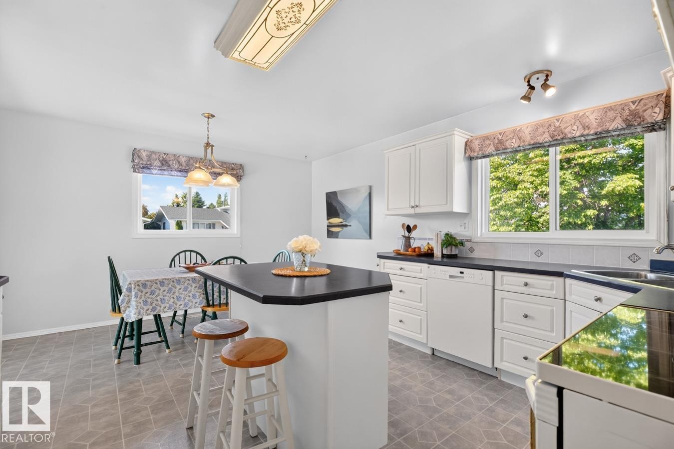 6930 11 Avenue, Edmonton, AB