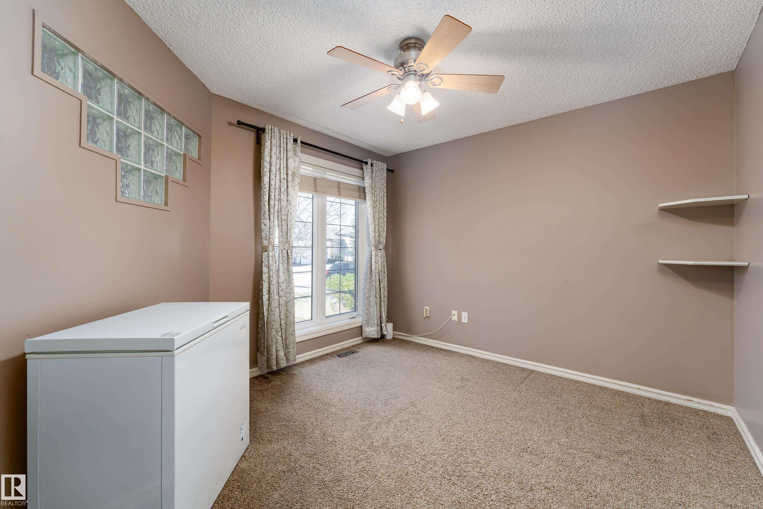 1044 Barnes Way, Edmonton, AB - Indoor Photo Showing Other Room
