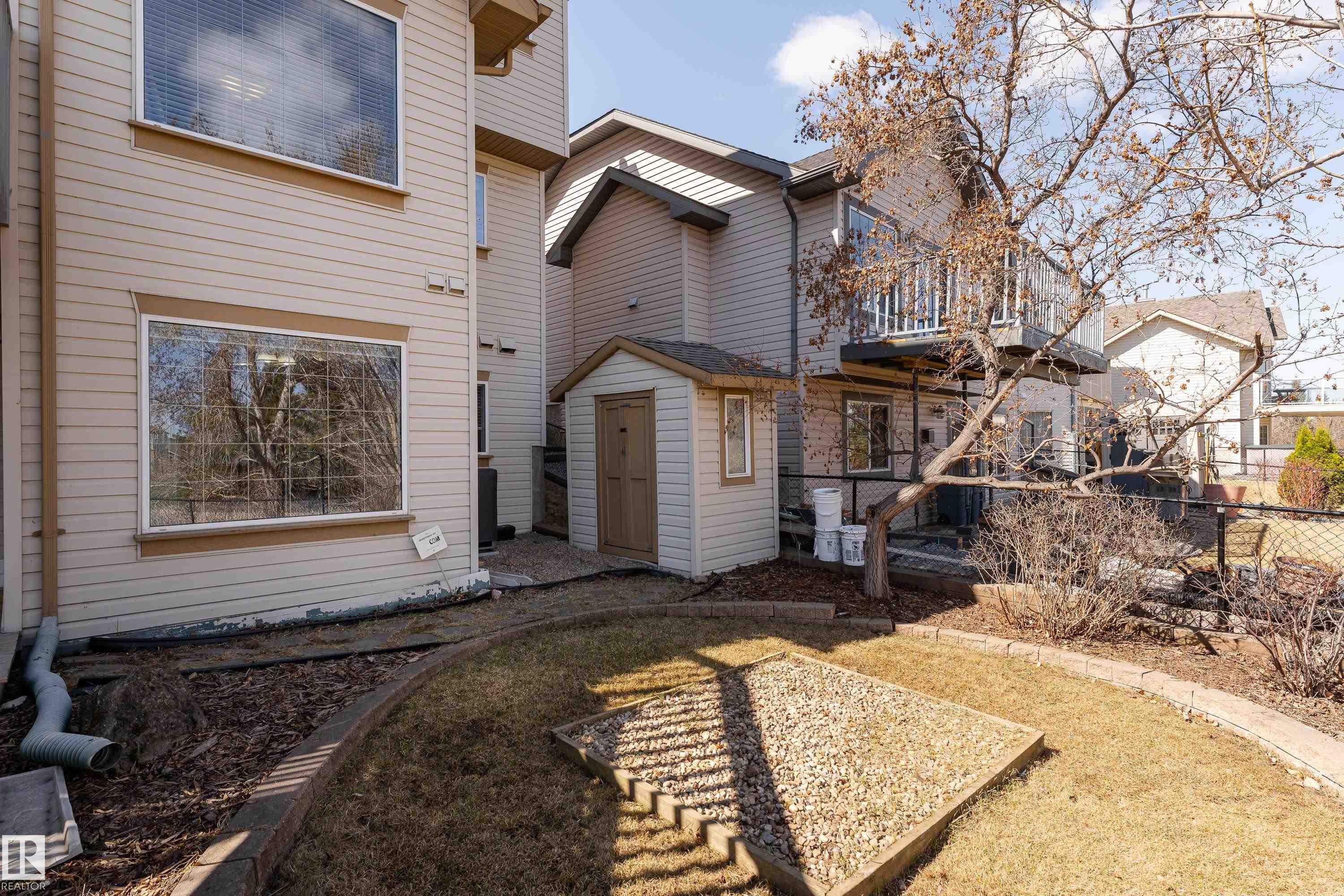 1044 Barnes Way, Edmonton, AB - Outdoor