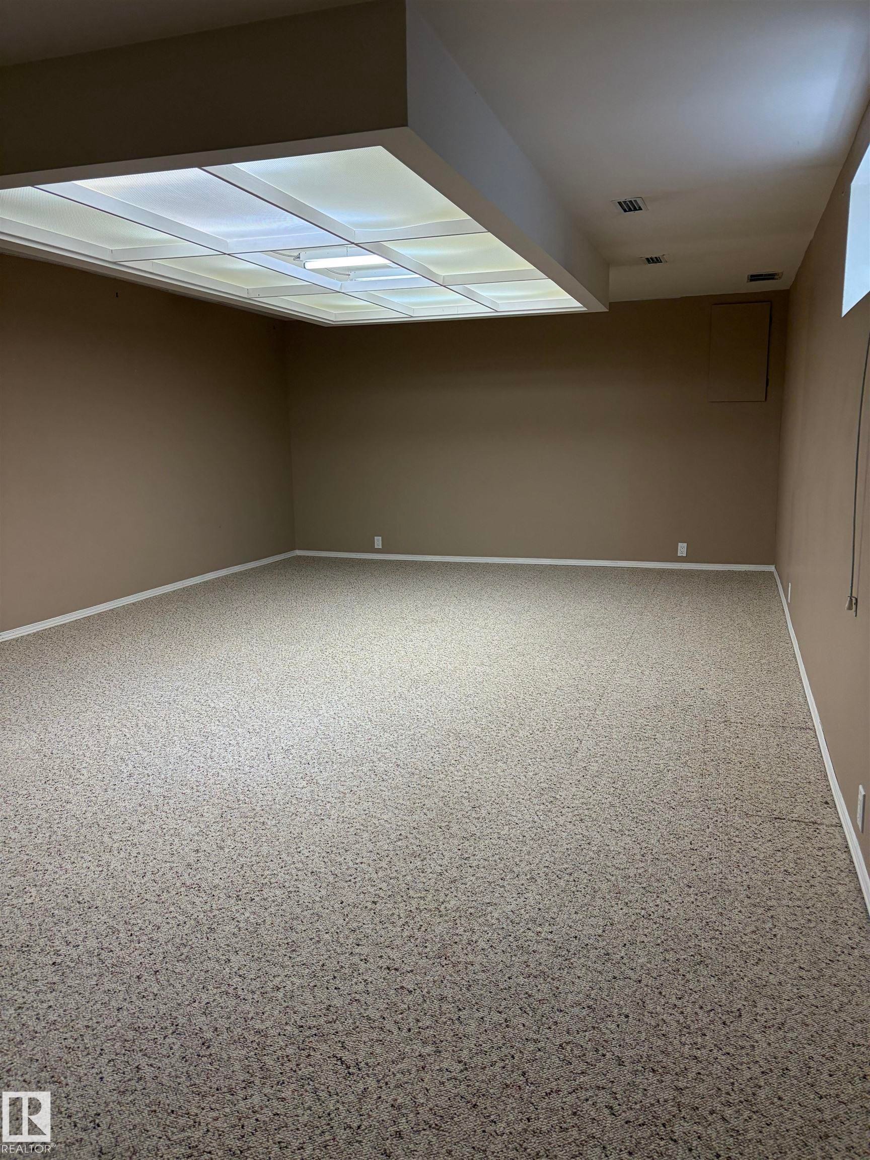 1027 109 Street Nw, Edmonton, AB - Indoor Photo Showing Other Room