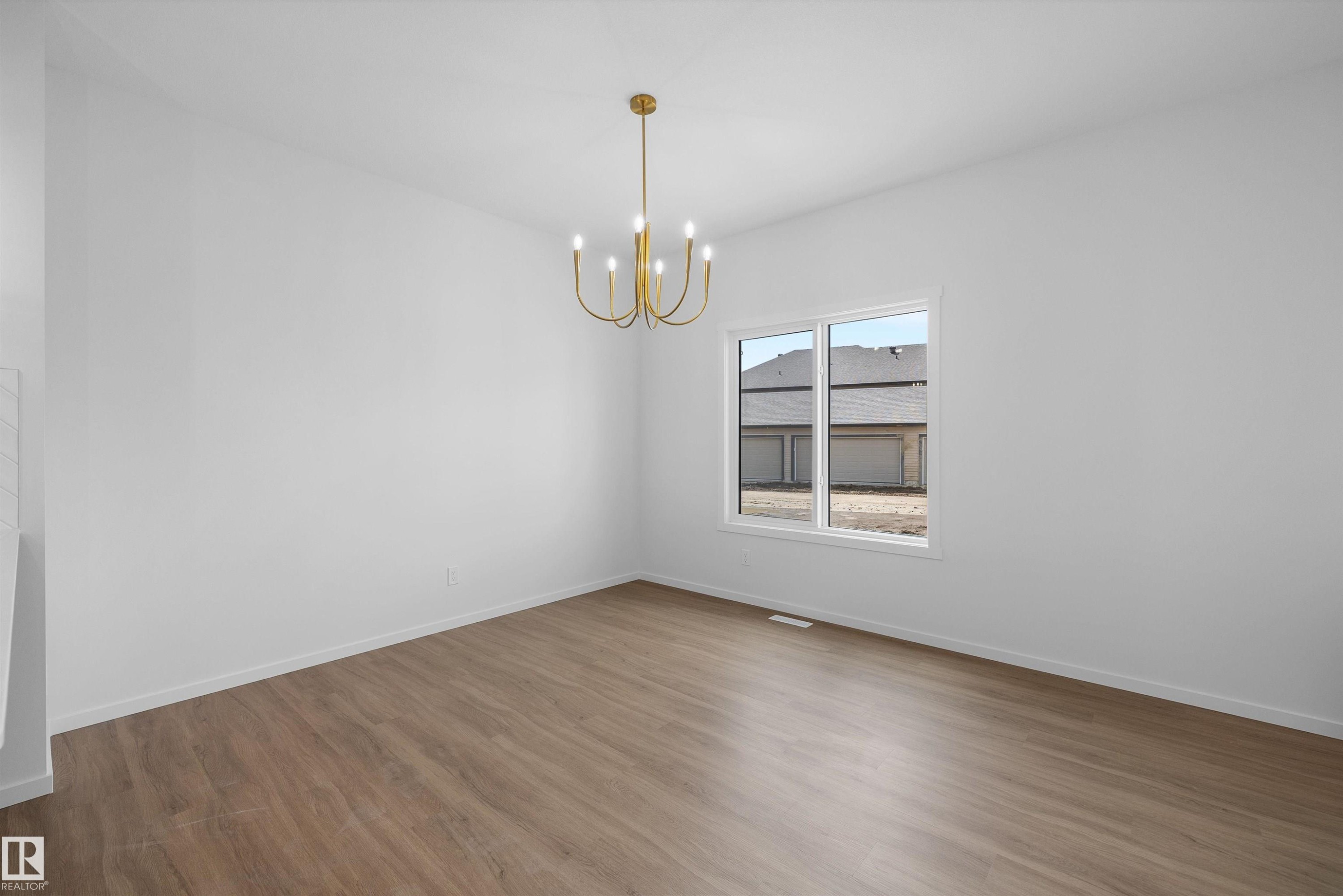 133 Mustang Close, Ardrossan, AB - Indoor Photo Showing Other Room