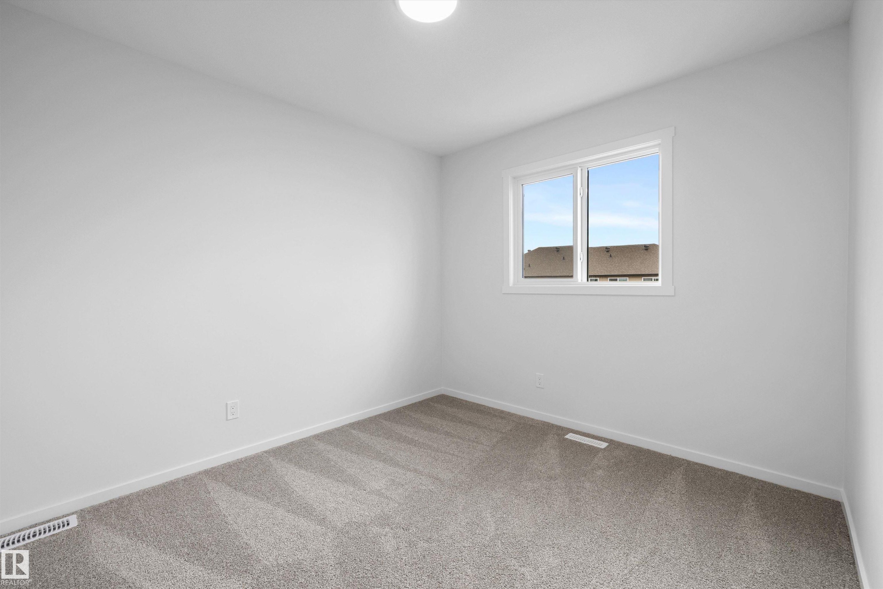 133 Mustang Close, Ardrossan, AB - Indoor Photo Showing Other Room