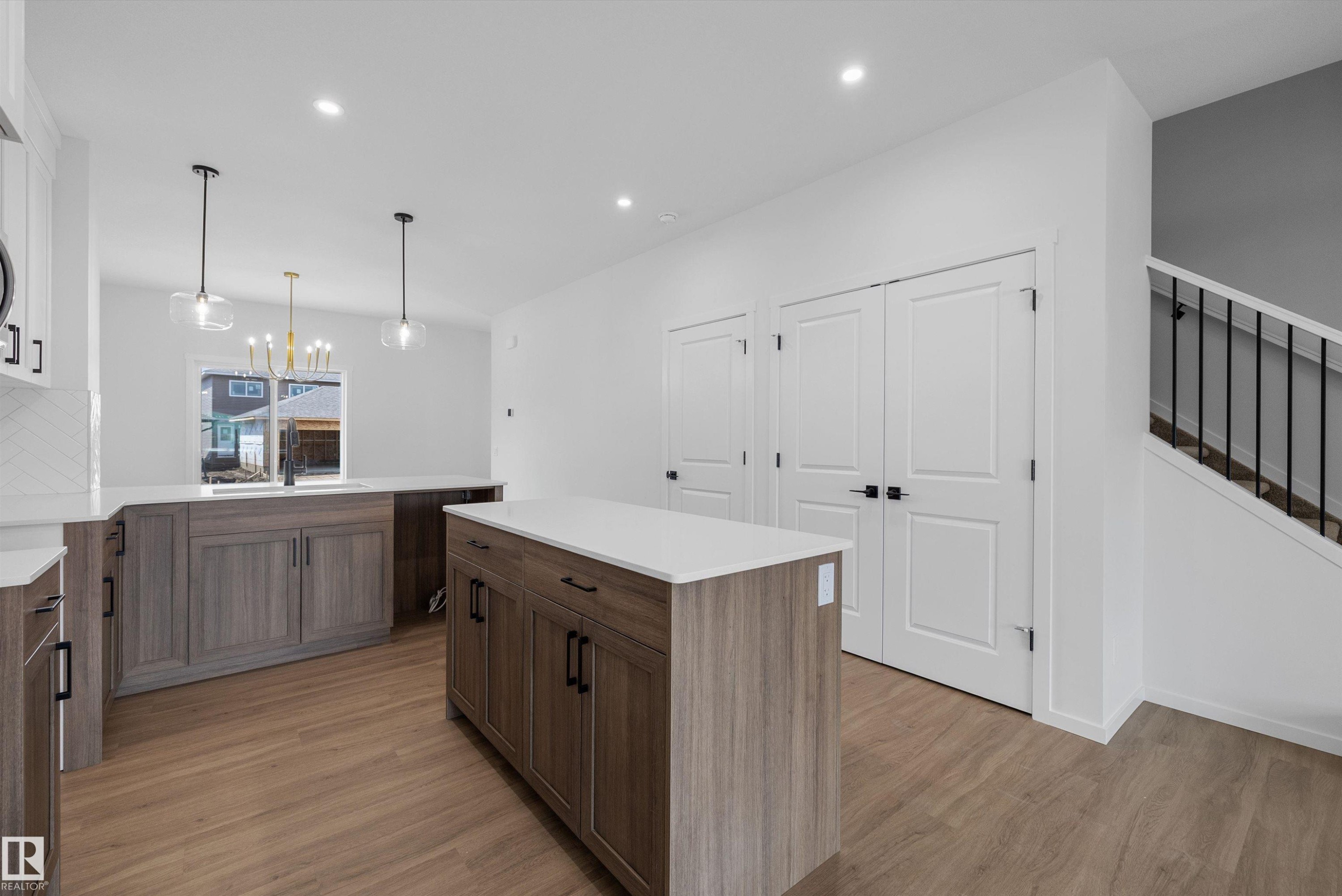 133 Mustang Close, Ardrossan, AB - Indoor Photo Showing Kitchen