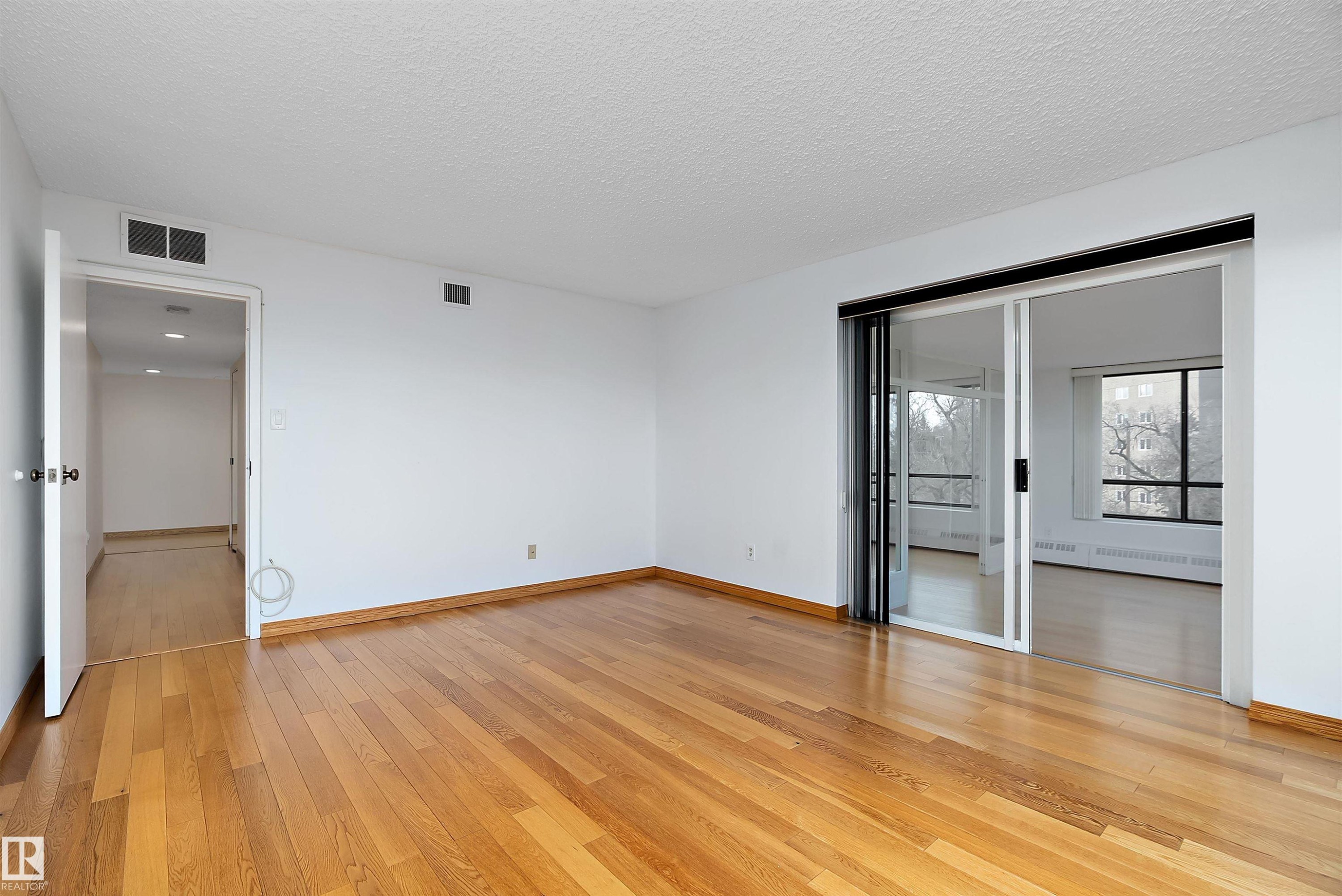 #203 9929 Saskatchewan Dr Nw, Edmonton, AB - Indoor Photo Showing Other Room
