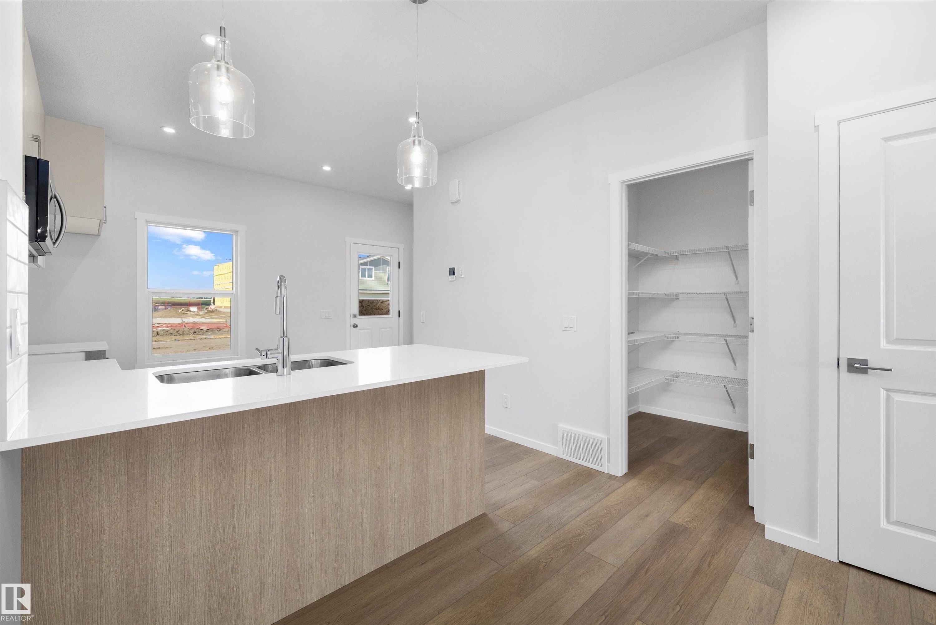 15656 3 Street, Edmonton, AB