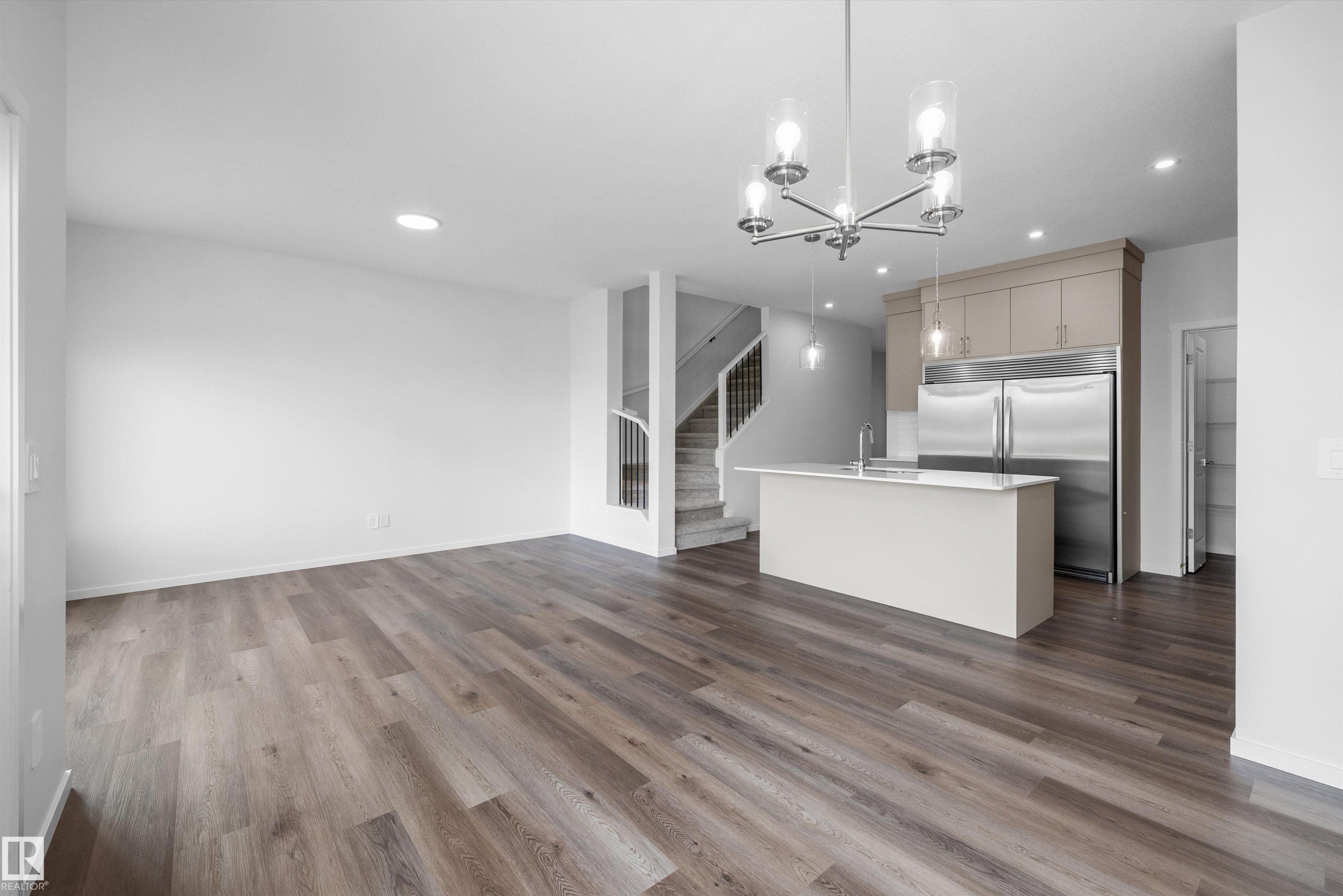 15744 7 Street, Edmonton, AB