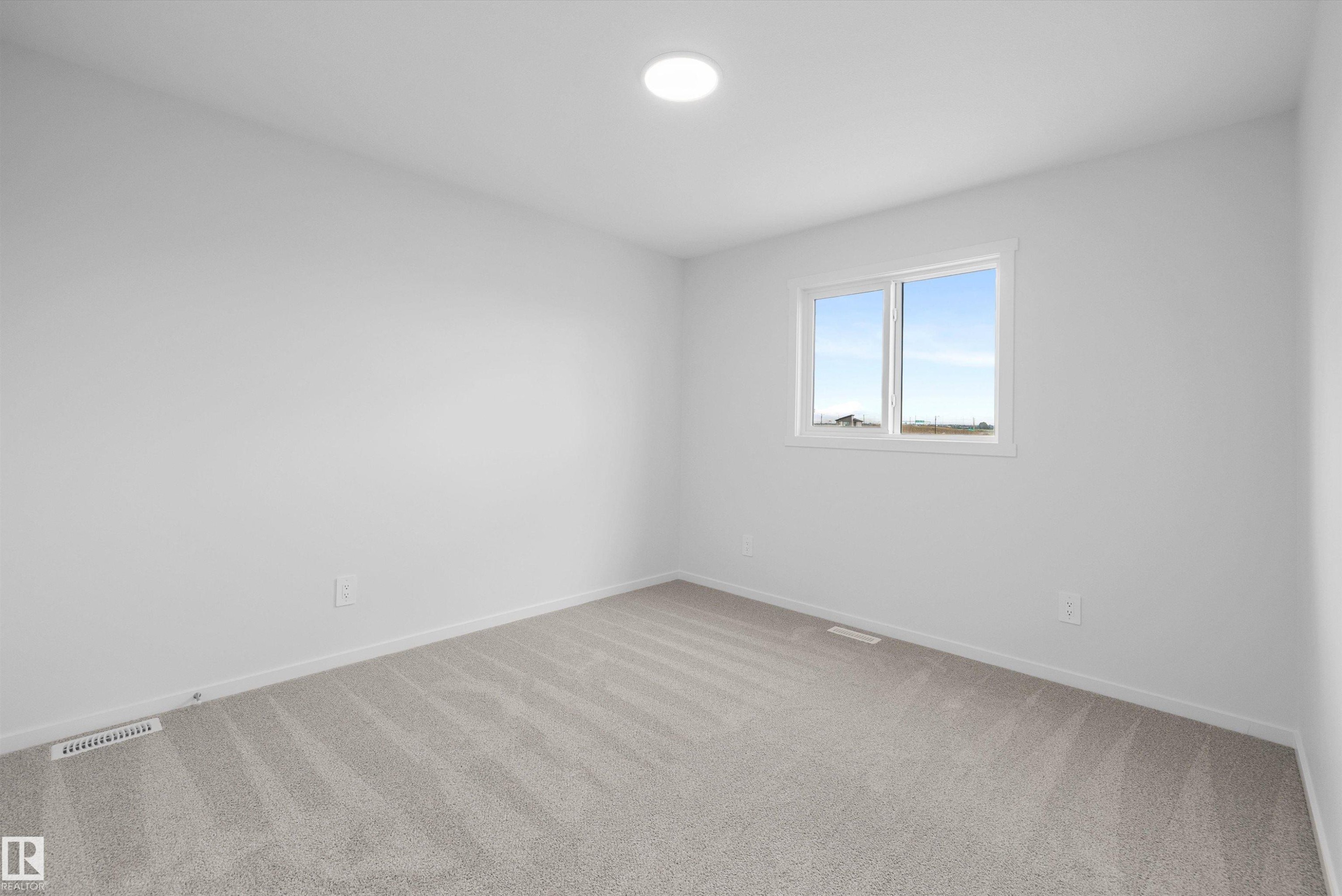 15744 7 Street, Edmonton, AB