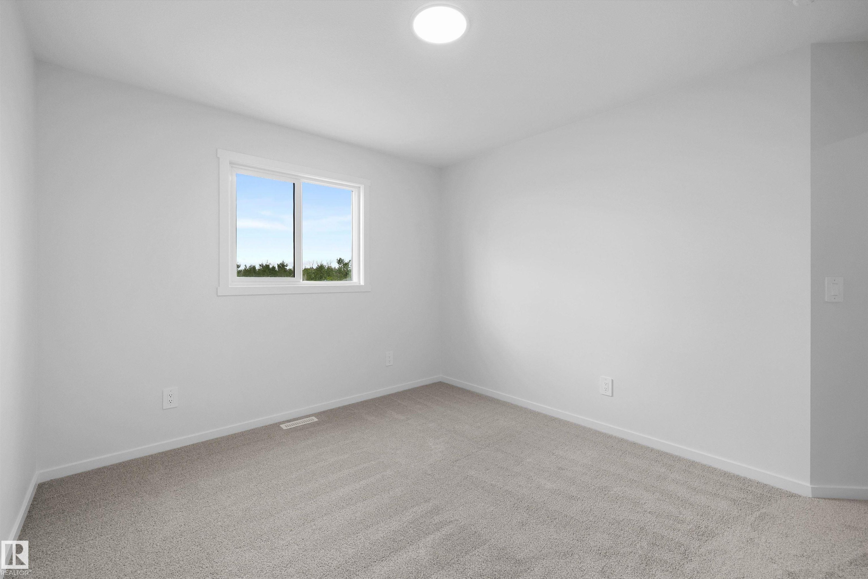 15744 7 Street, Edmonton, AB
