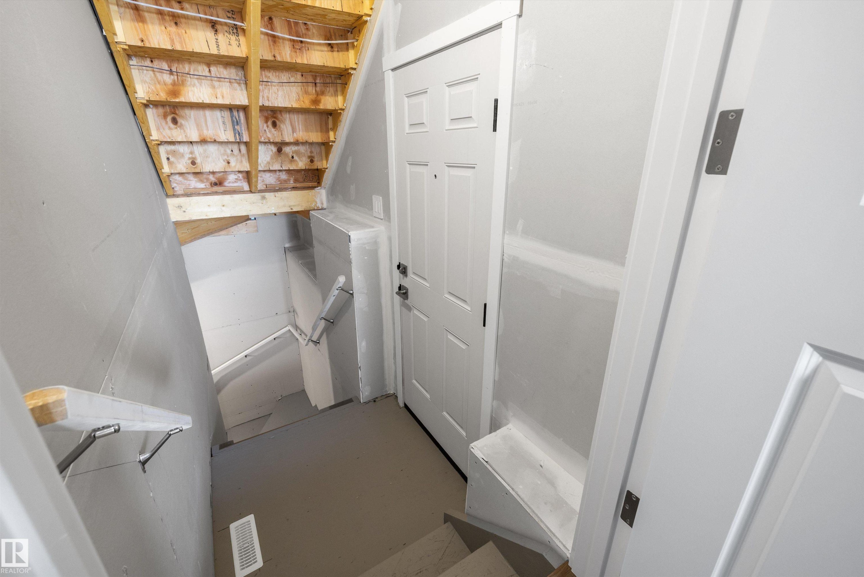 15744 7 Street, Edmonton, AB
