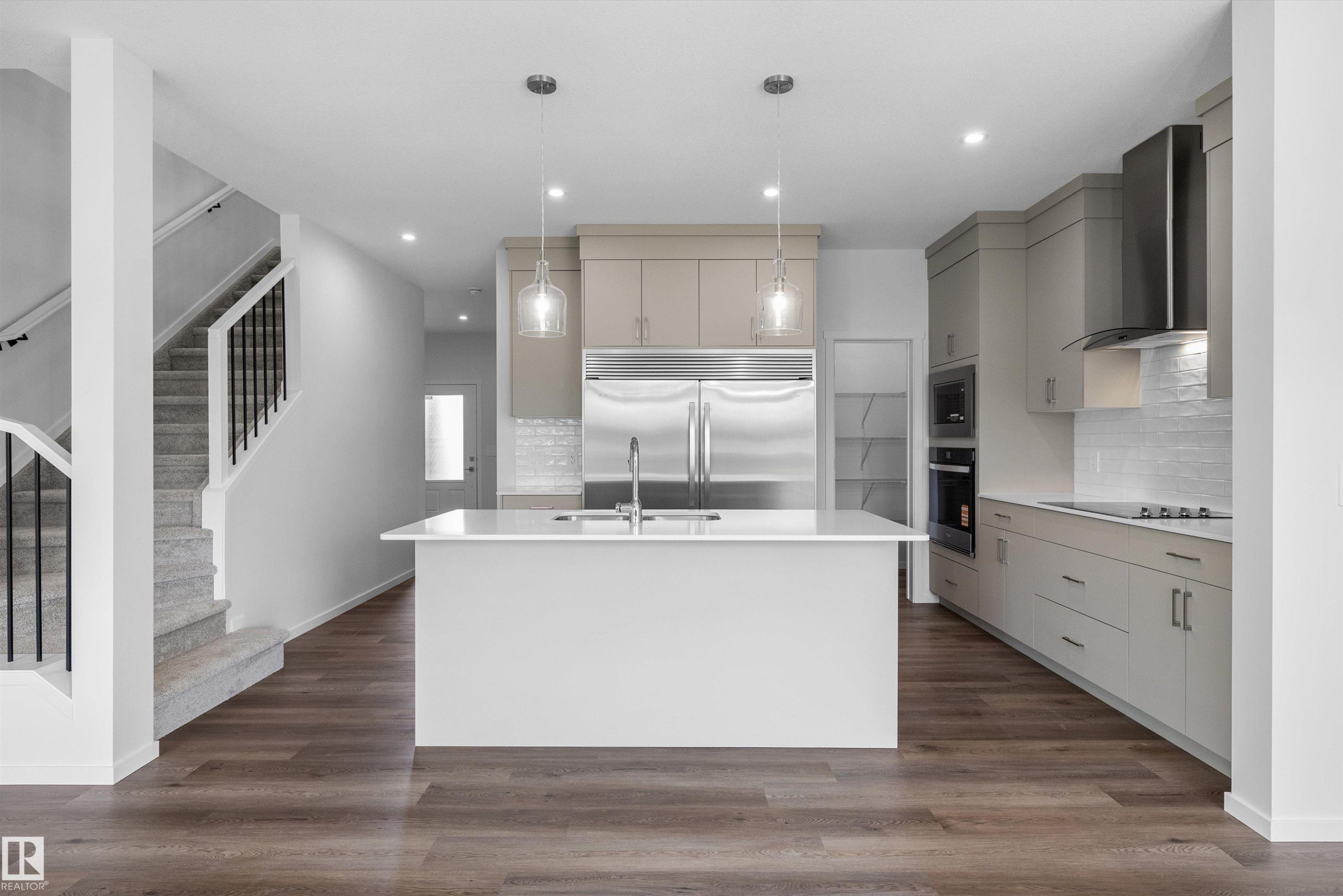 15744 7 Street, Edmonton, AB