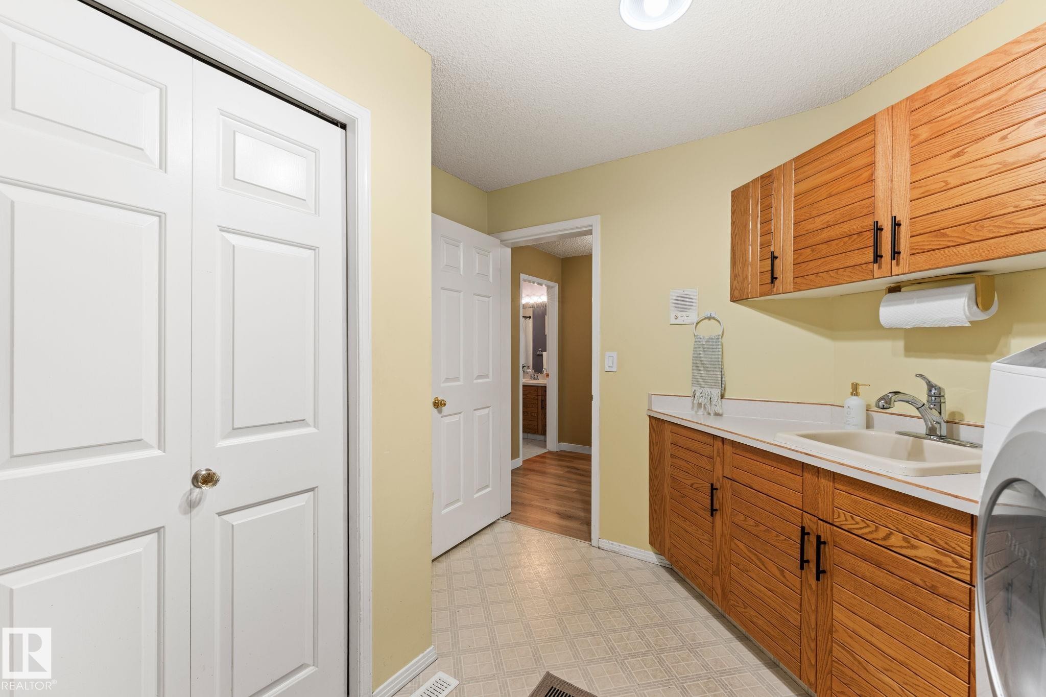 471 Ronning Street, Edmonton, AB