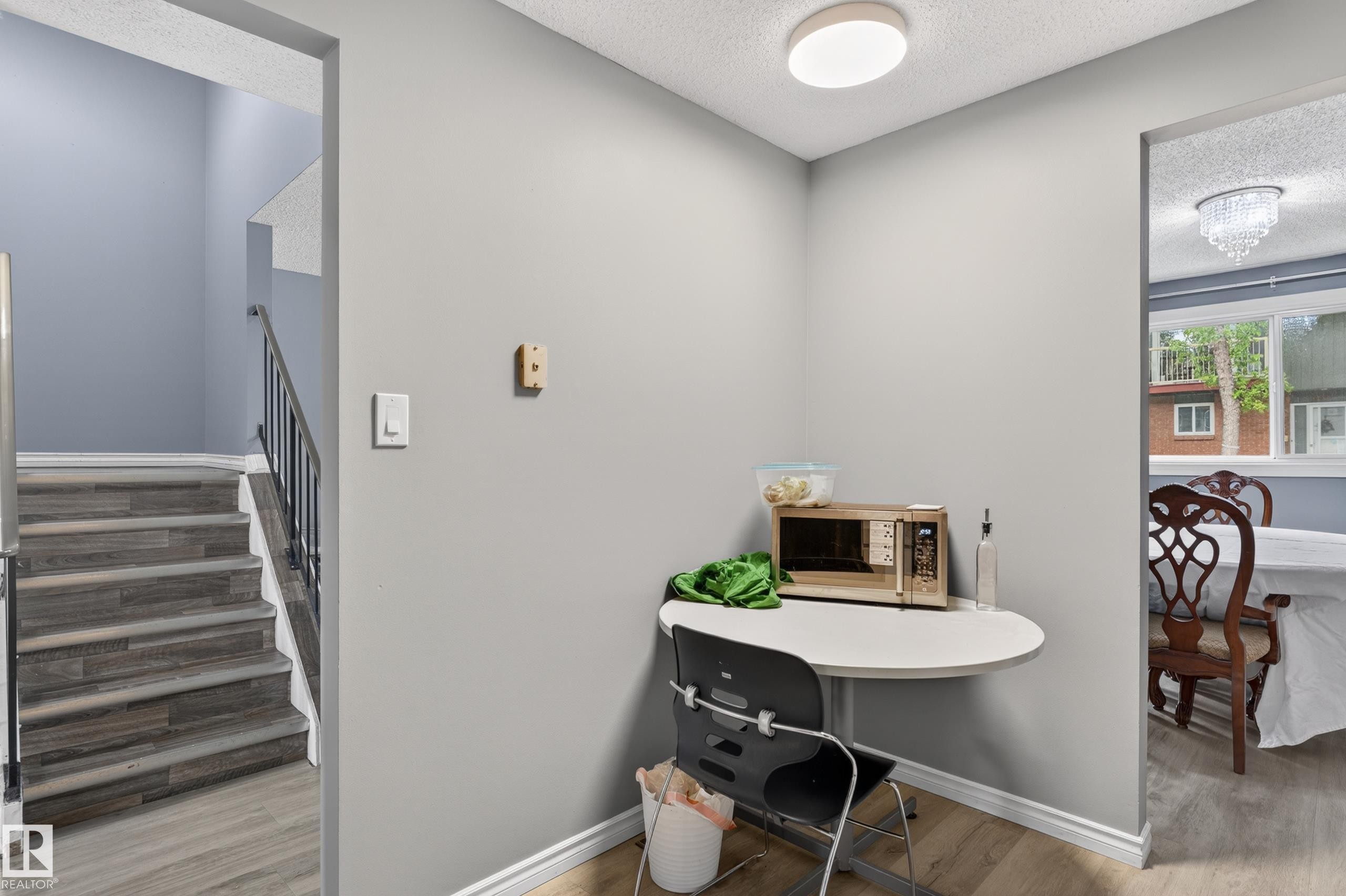 Details - 13445 40 Street Nw, Edmonton, AB