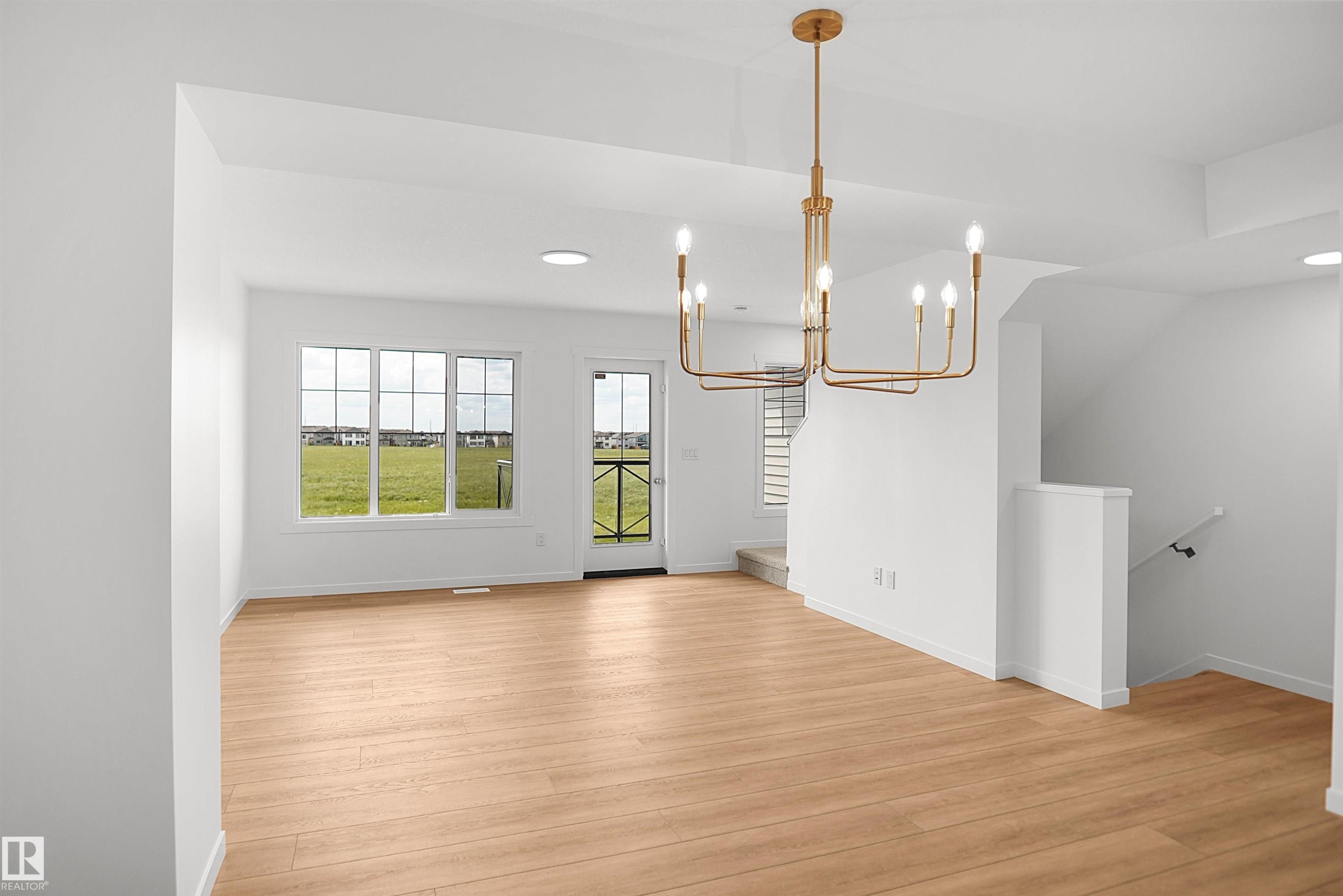 525 Aster Drive Nw, Edmonton, AB - Indoor Photo Showing Other Room