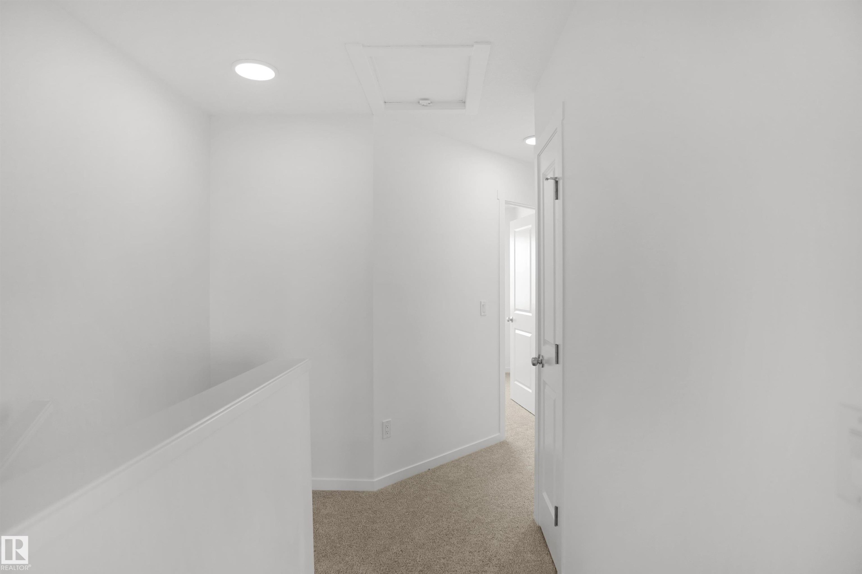525 Aster Drive Nw, Edmonton, AB - Indoor Photo Showing Other Room
