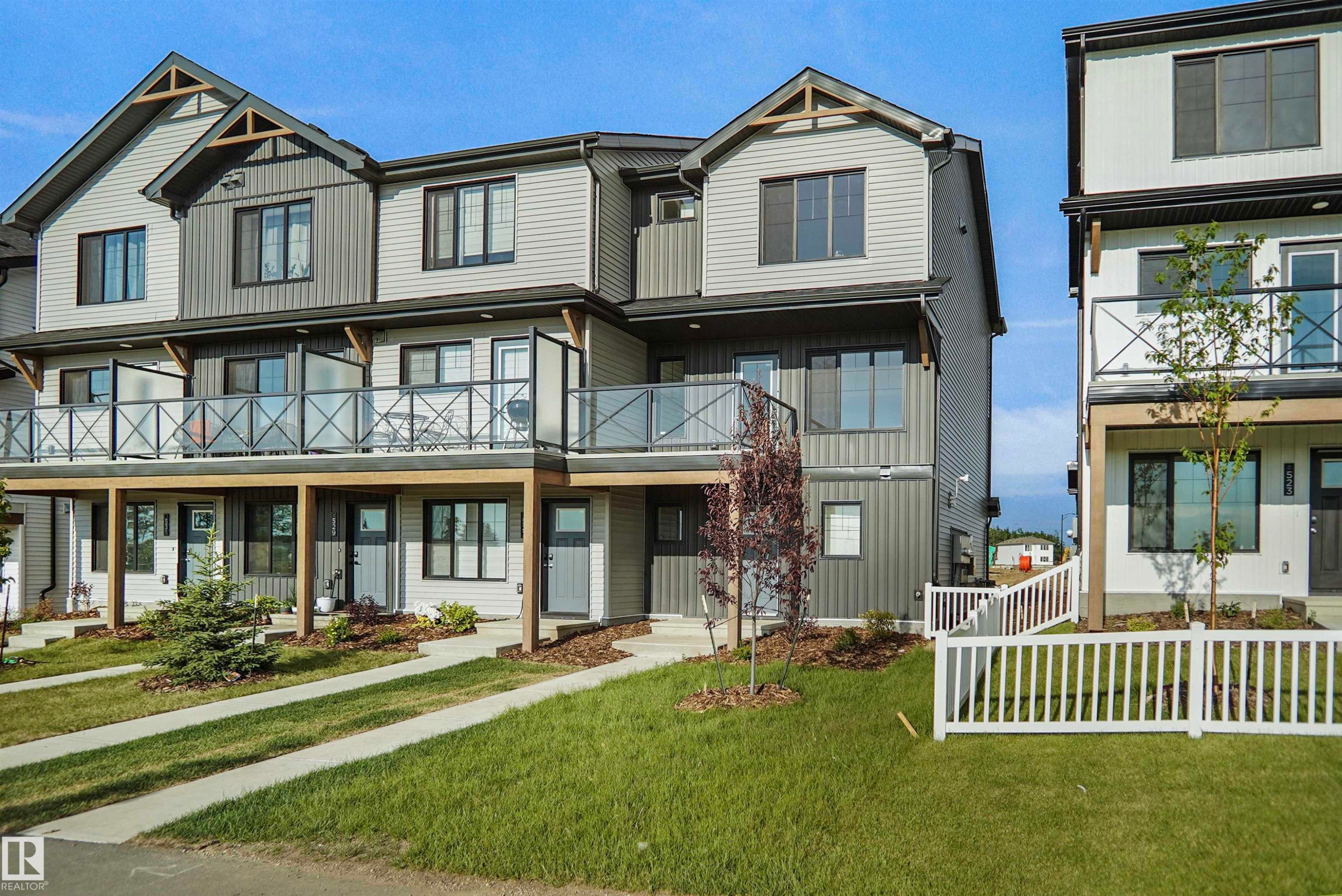 525 Aster Drive Nw, Edmonton, AB - Outdoor With Facade