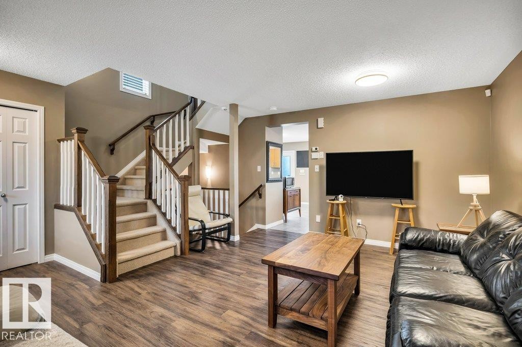 7685 Schmid Crescent, Edmonton, AB