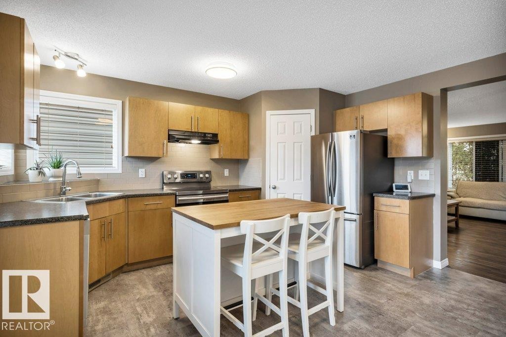 7685 Schmid Crescent, Edmonton, AB