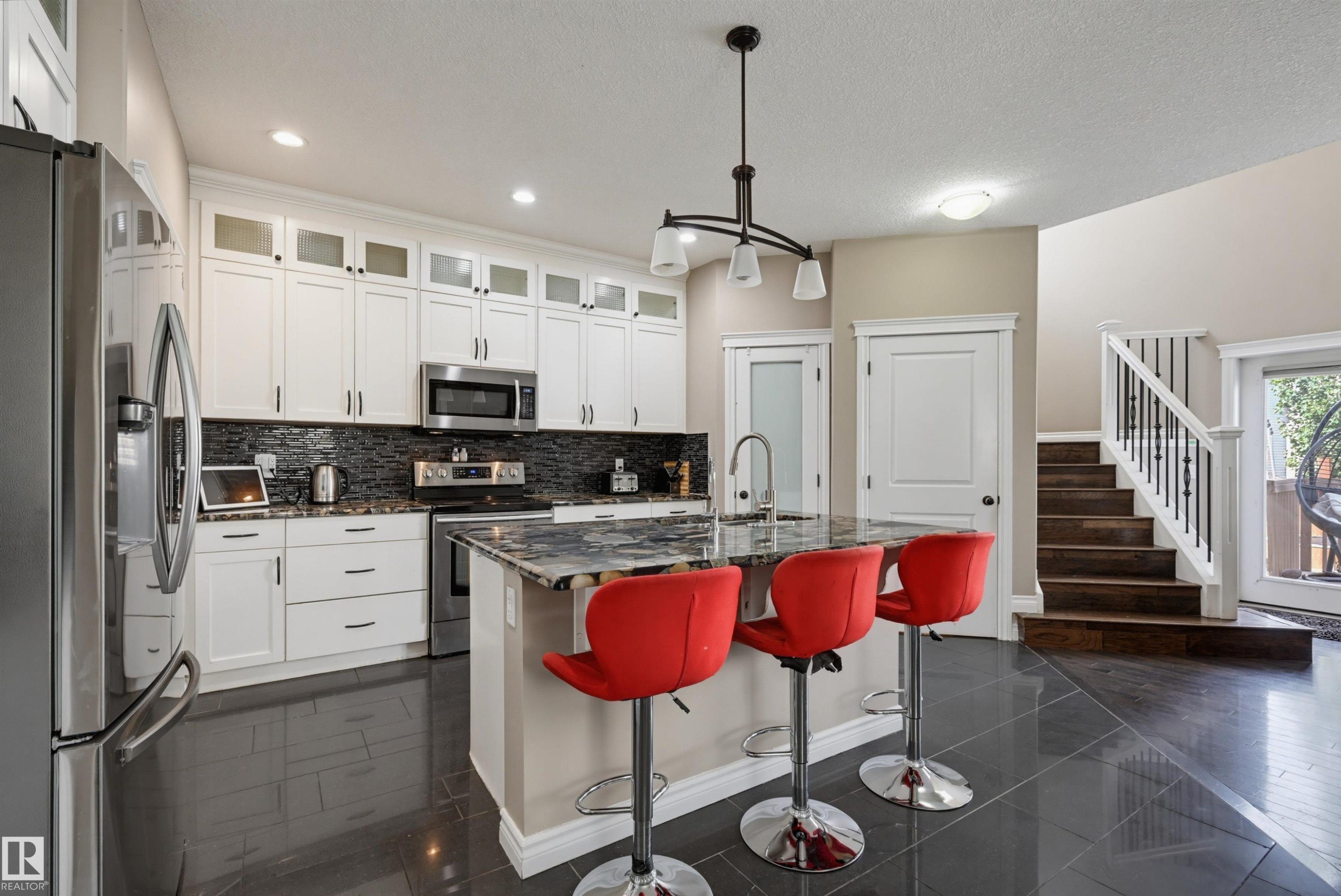 Kitchen - 21928 97 Avenue Nw, Edmonton, AB - Indoor Photo Showing Kitchen With Double Sink With Upgraded Kitchen
