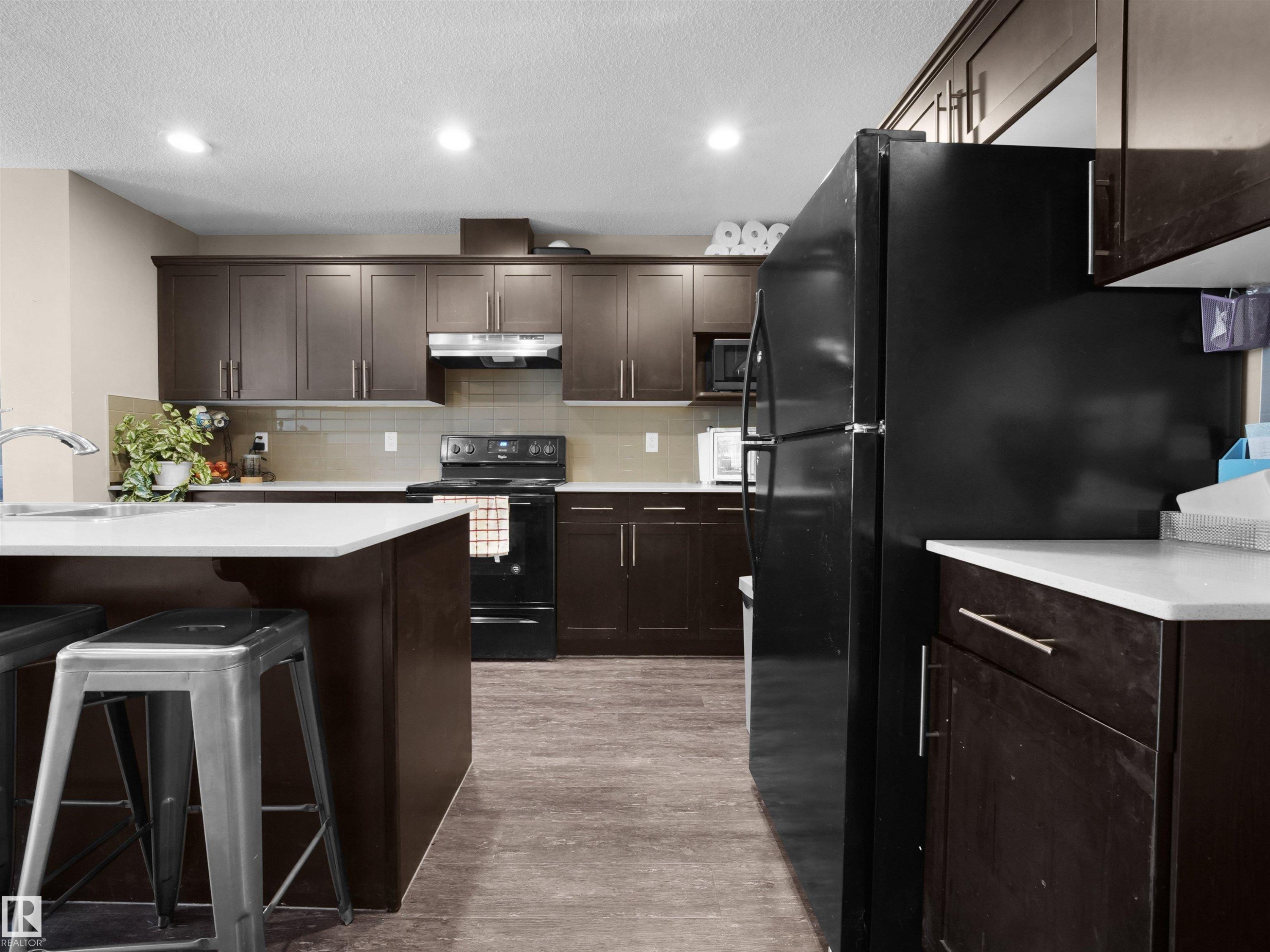 9055 Cooper Link Link, Edmonton, AB