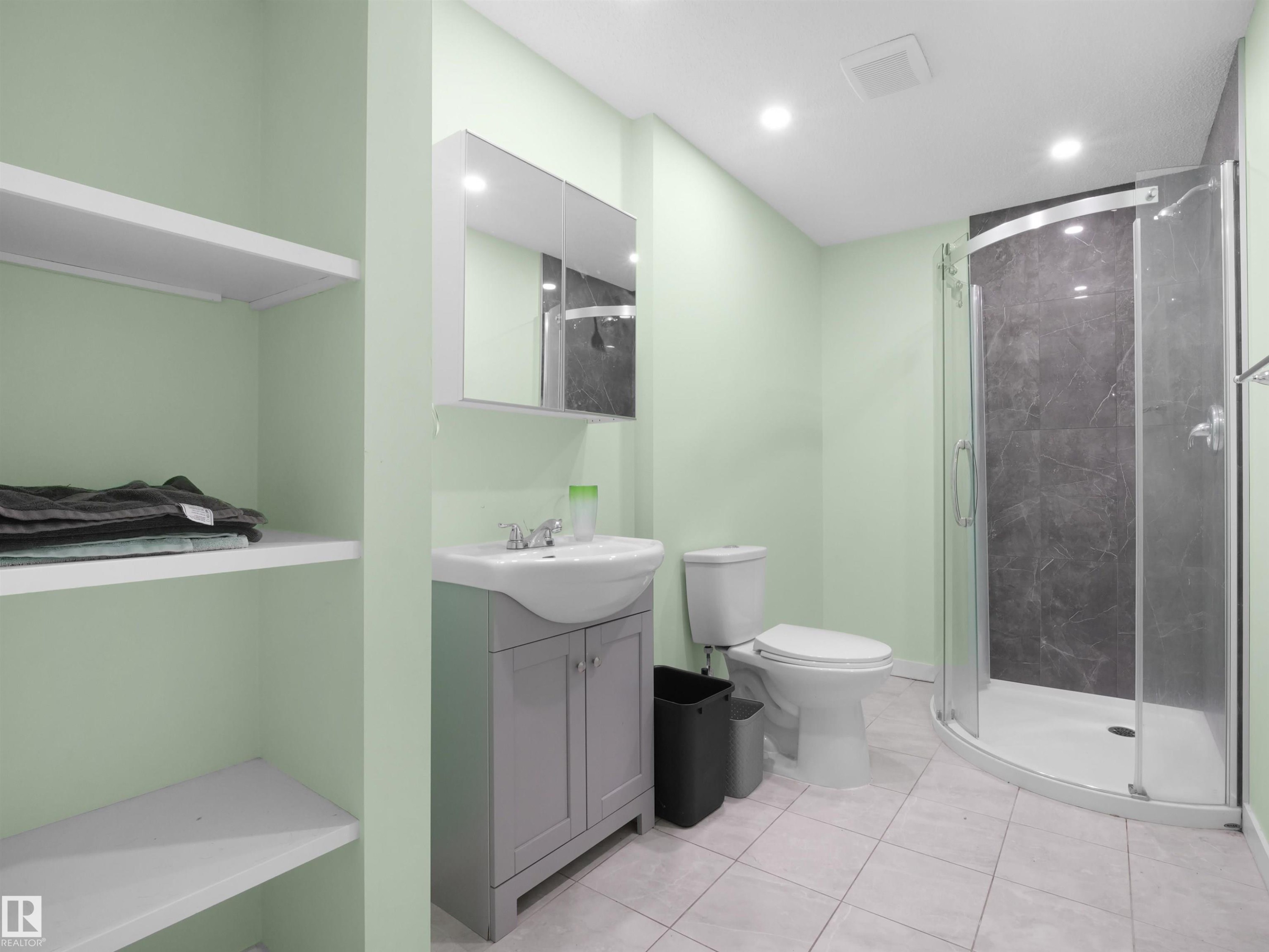 9055 Cooper Link Link, Edmonton, AB