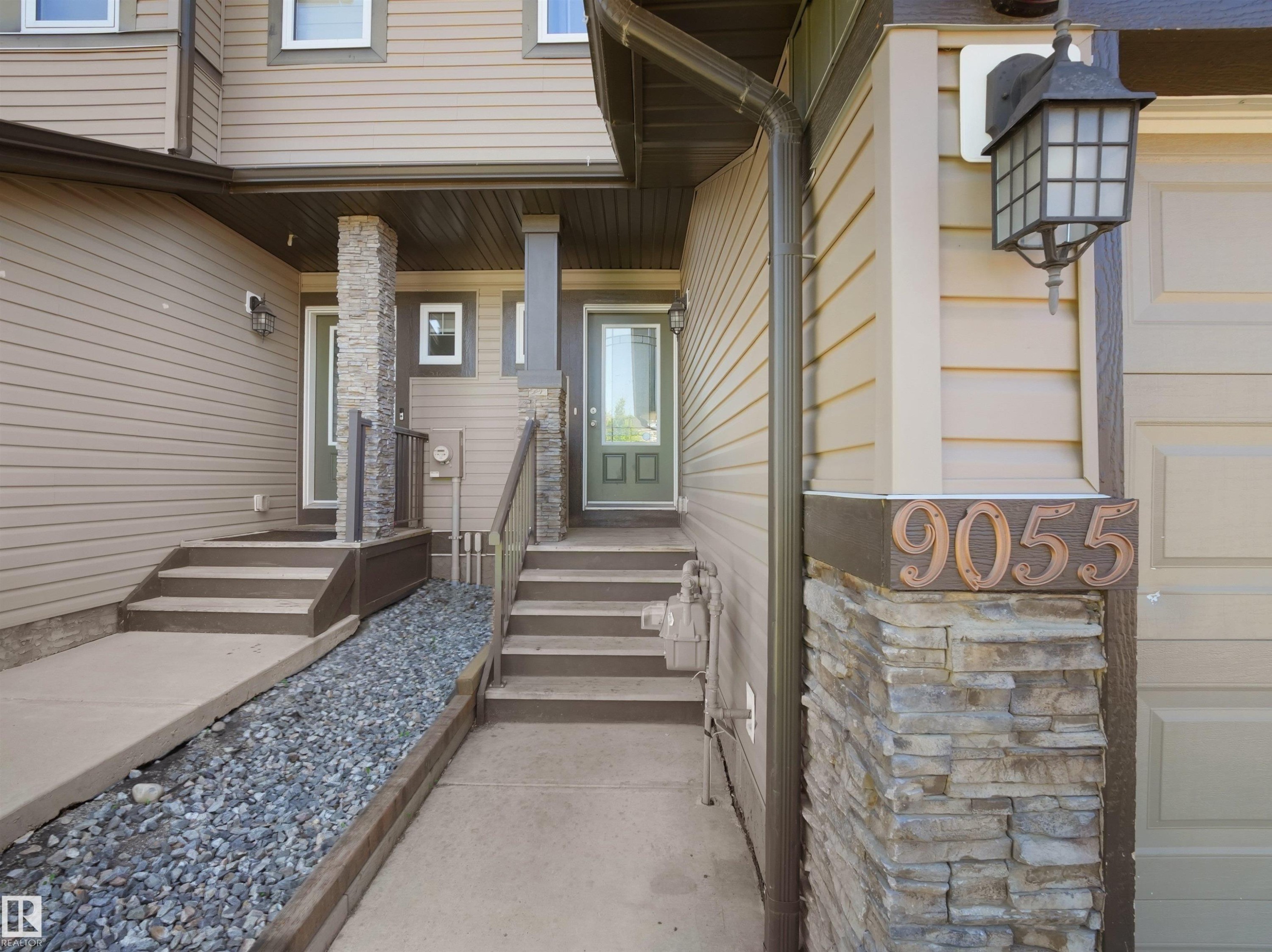9055 Cooper Link Link, Edmonton, AB