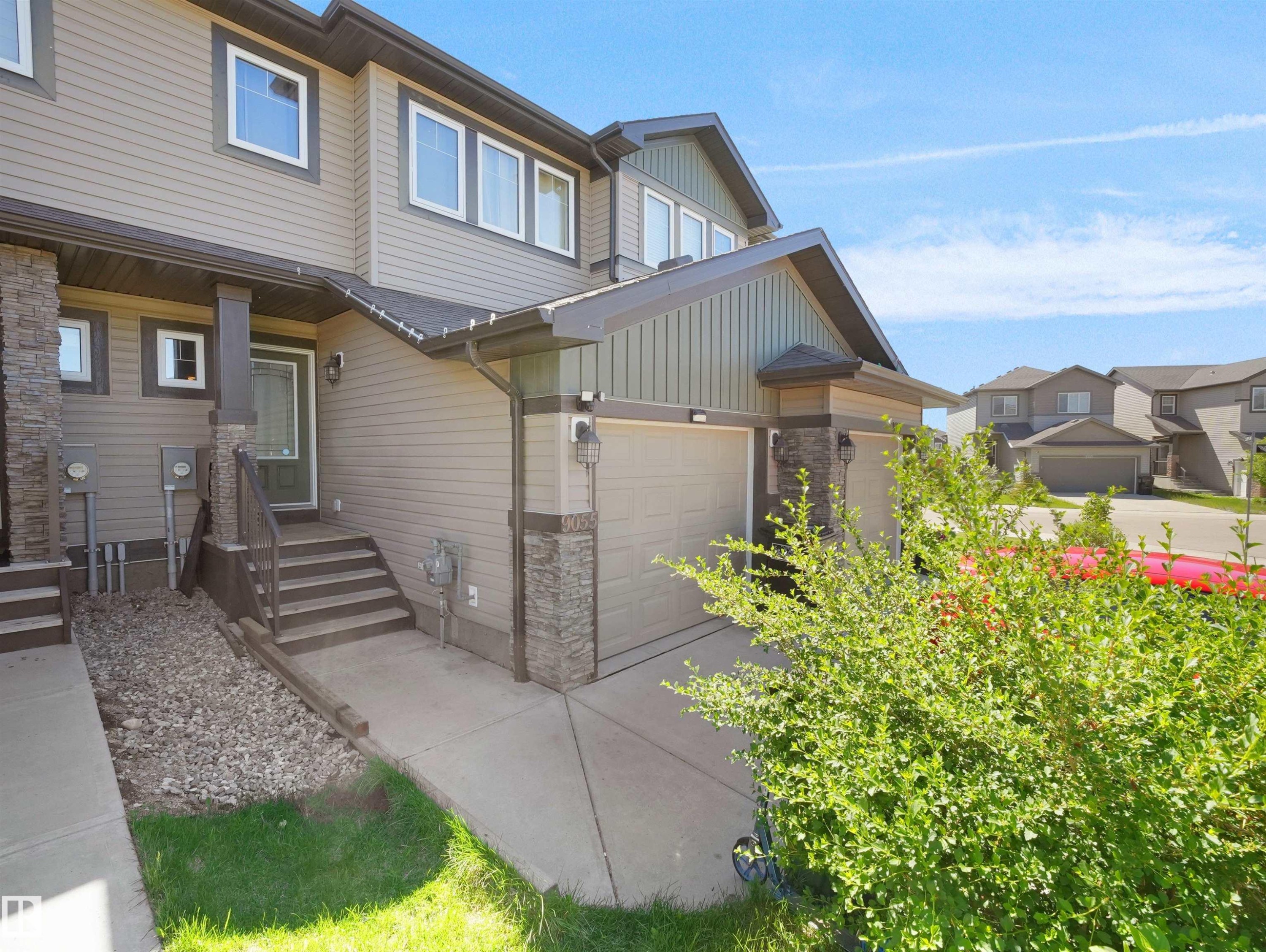 9055 Cooper Link Link, Edmonton, AB