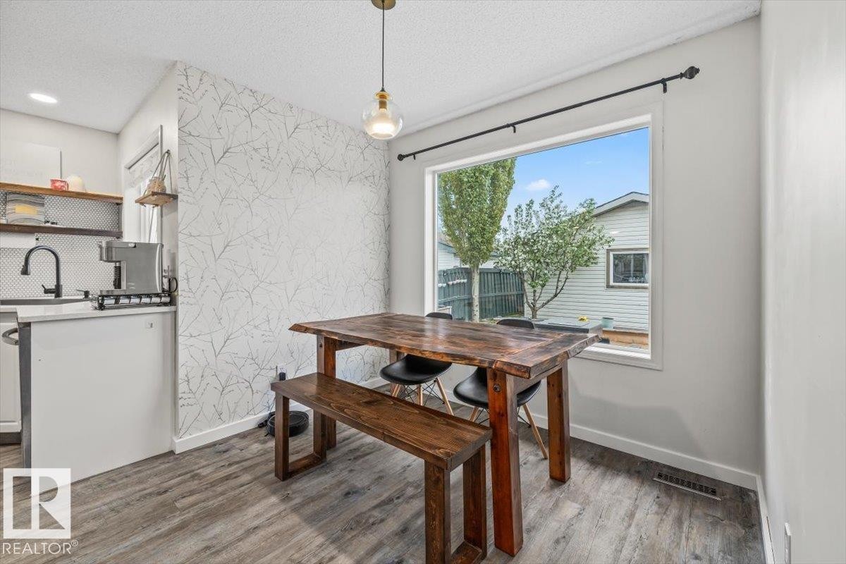 12122 17 Avenue, Edmonton, AB - Indoor