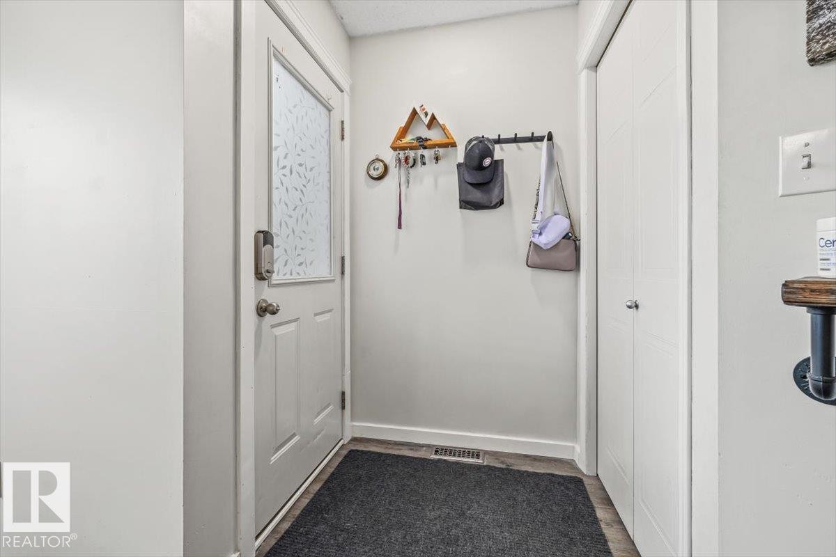 12122 17 Avenue, Edmonton, AB - Indoor Photo Showing Other Room